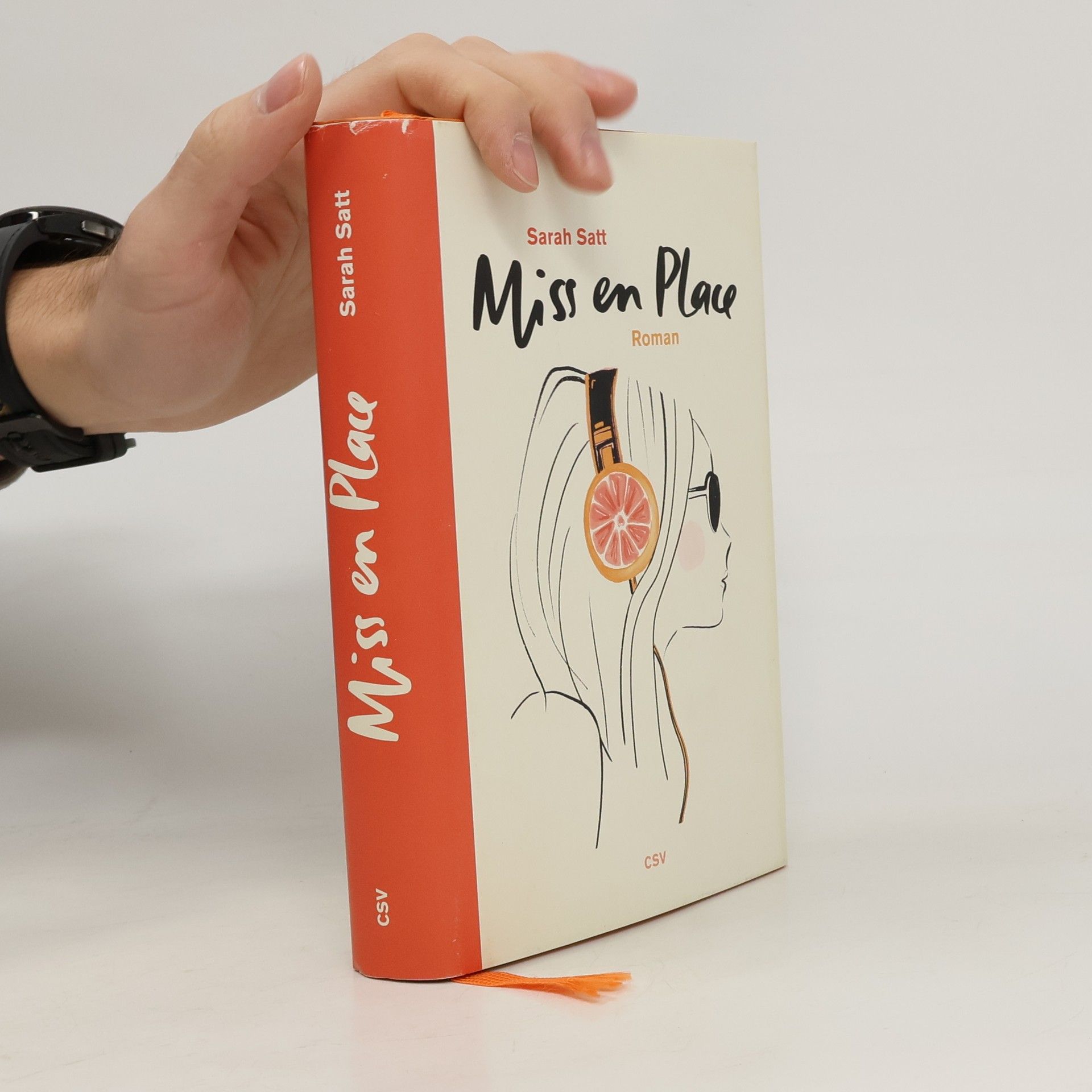 Sarah Satt Miss en Place