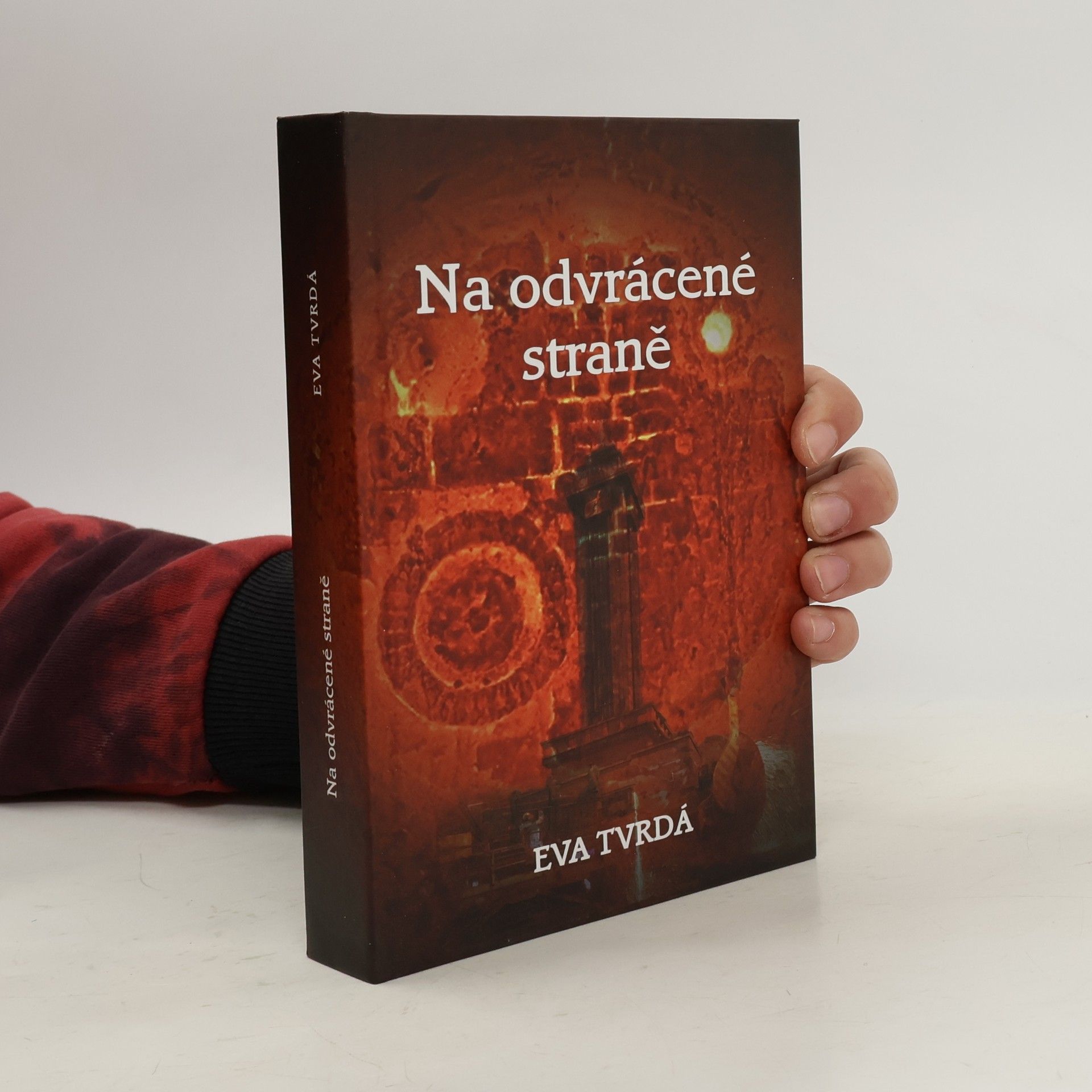 Na odvrácené straně