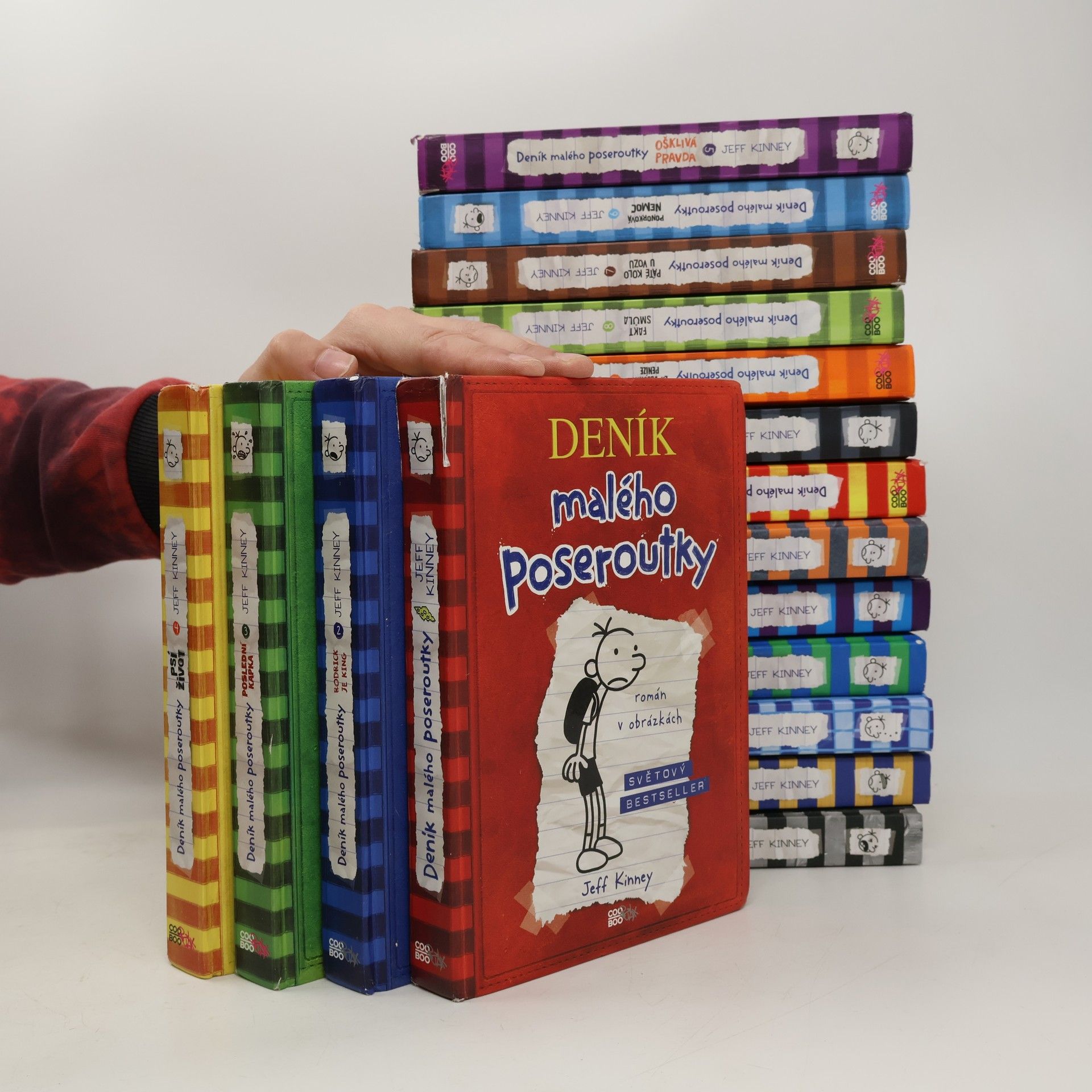 Jeff Kinney Deník malého poseroutky 1.-17. díl