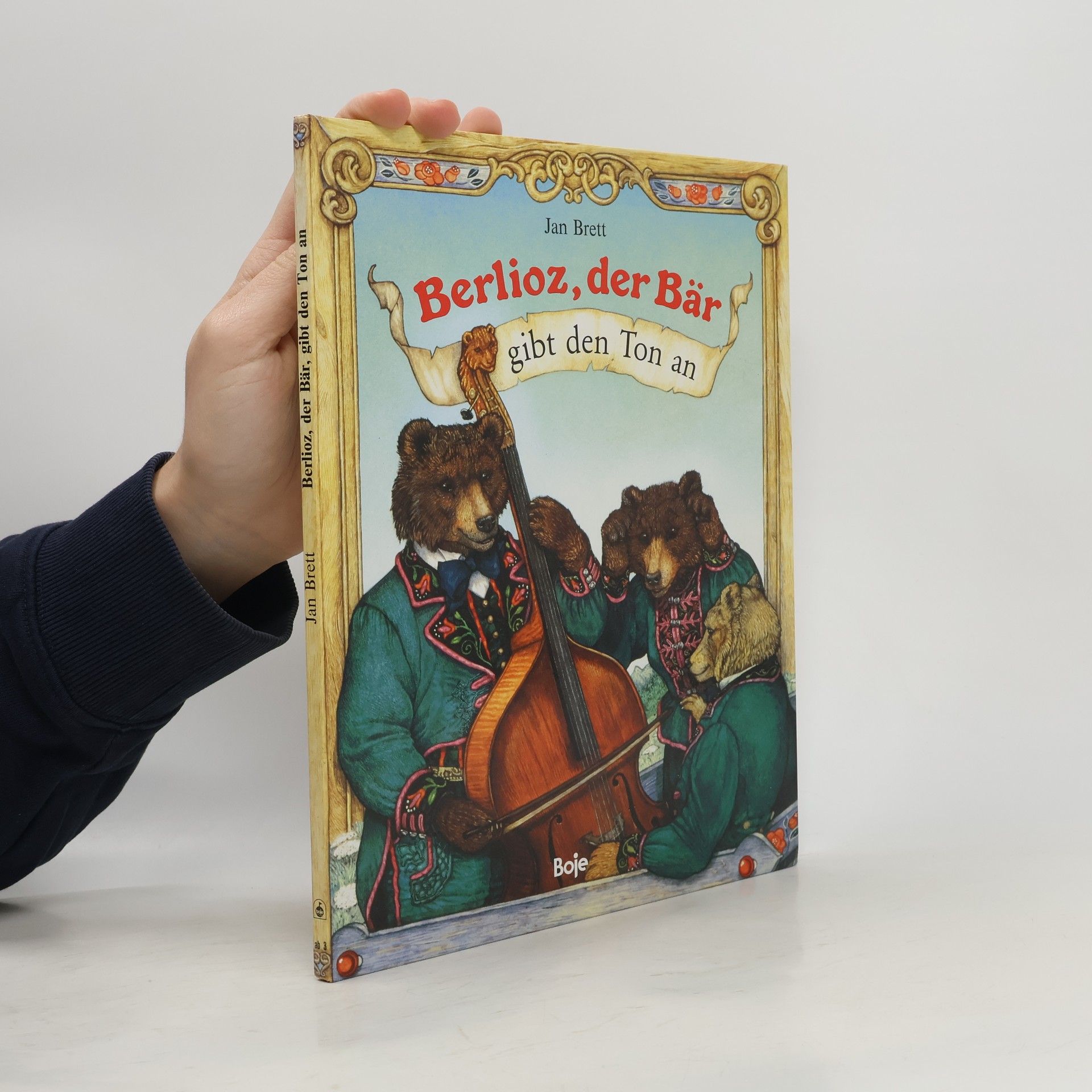 Berlioz, der Bär, gibt den Ton an