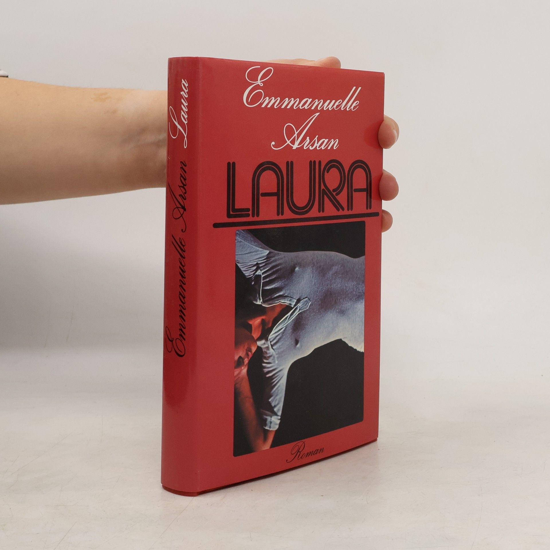 Emmanuelle Arsan Laura