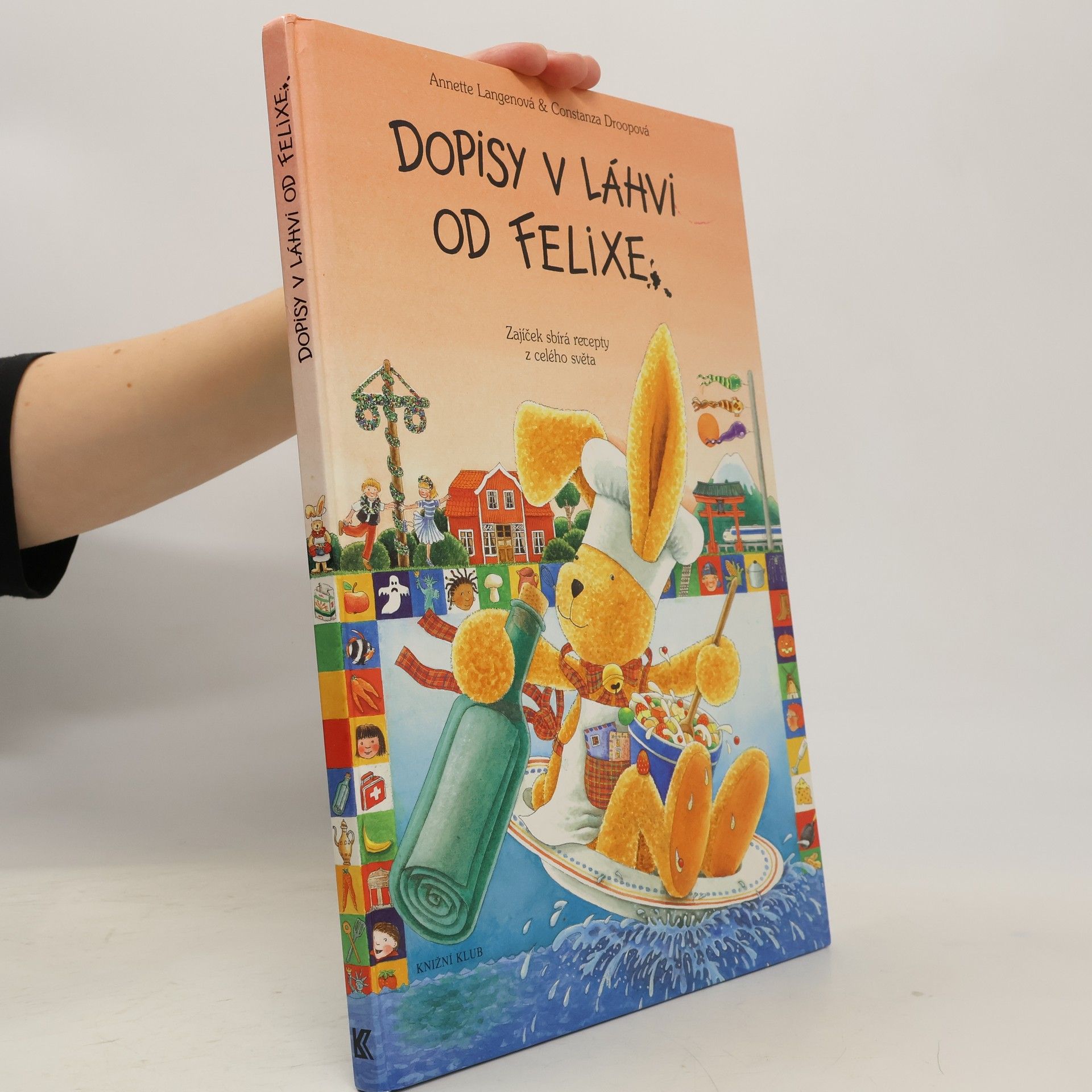 Dopisy v láhvi od Felixe. Zajíček sbírá recepty z celého světa