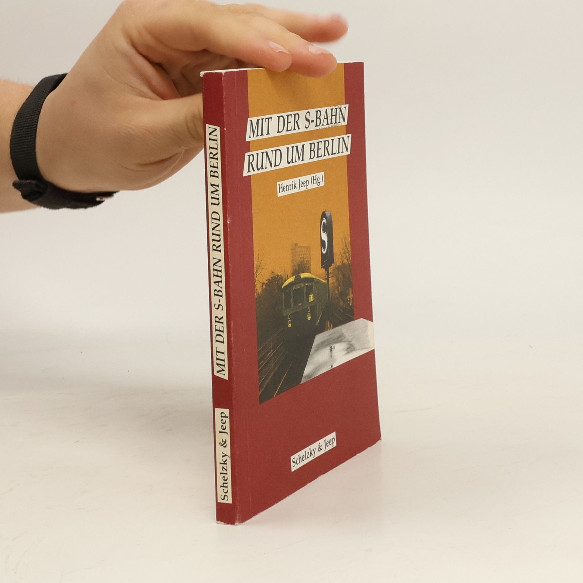 Henrik Jeep Mit der S-Bahn rund um Berlin