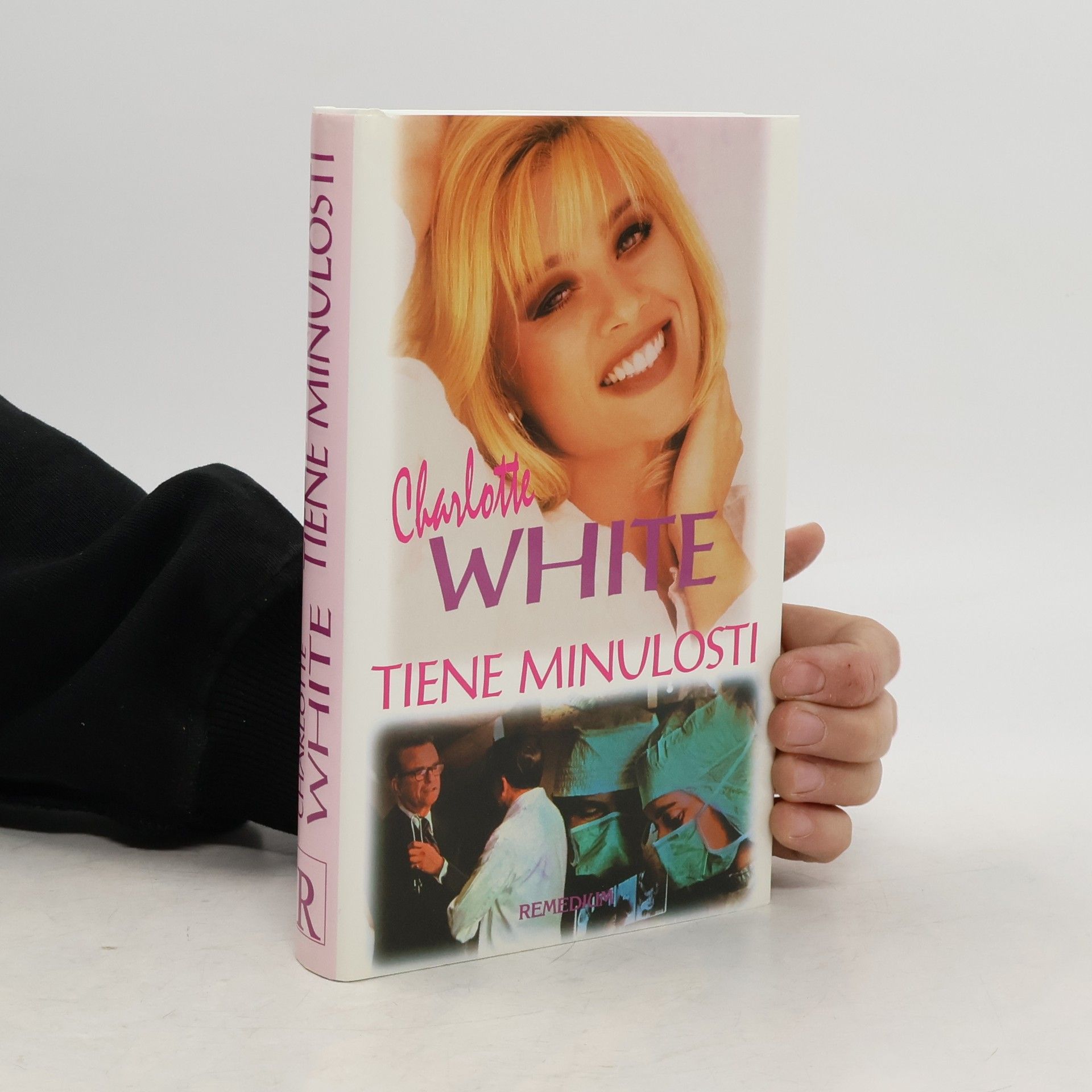 Charlotte White Tiene minulosti