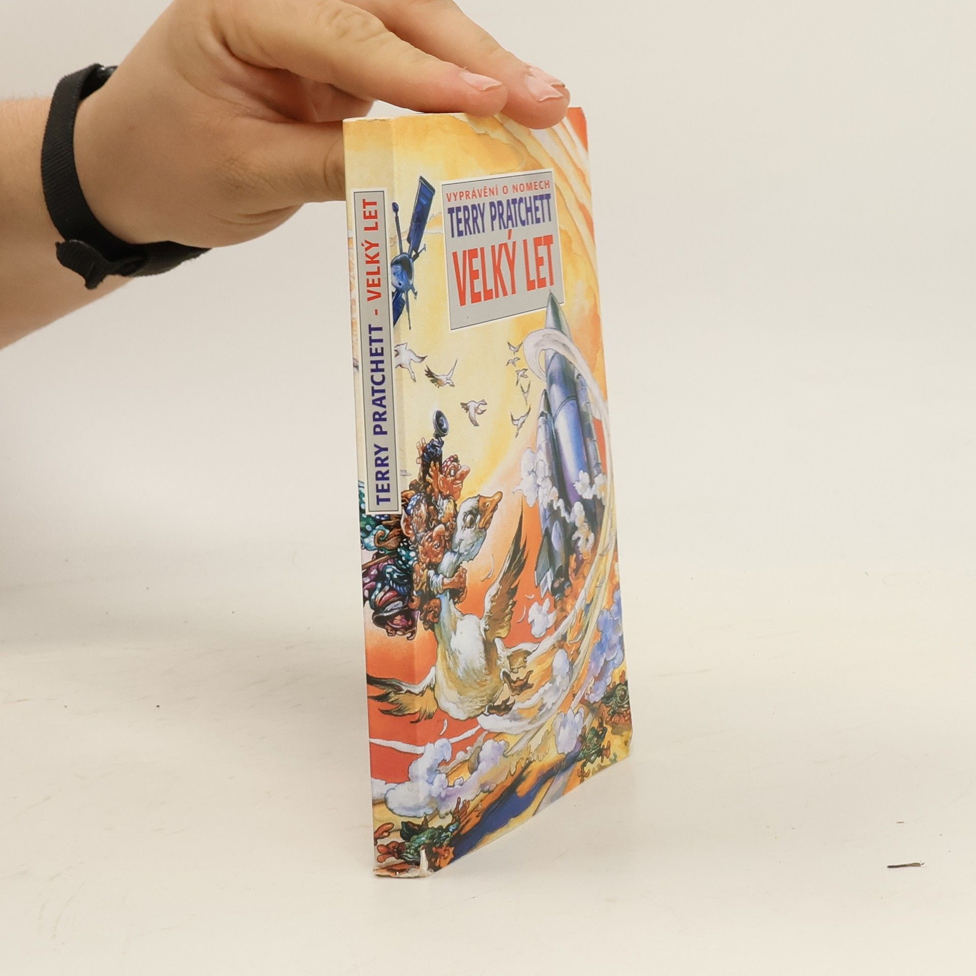 Terry Pratchett Velký let. Vyprávění o nomech. 3. díl