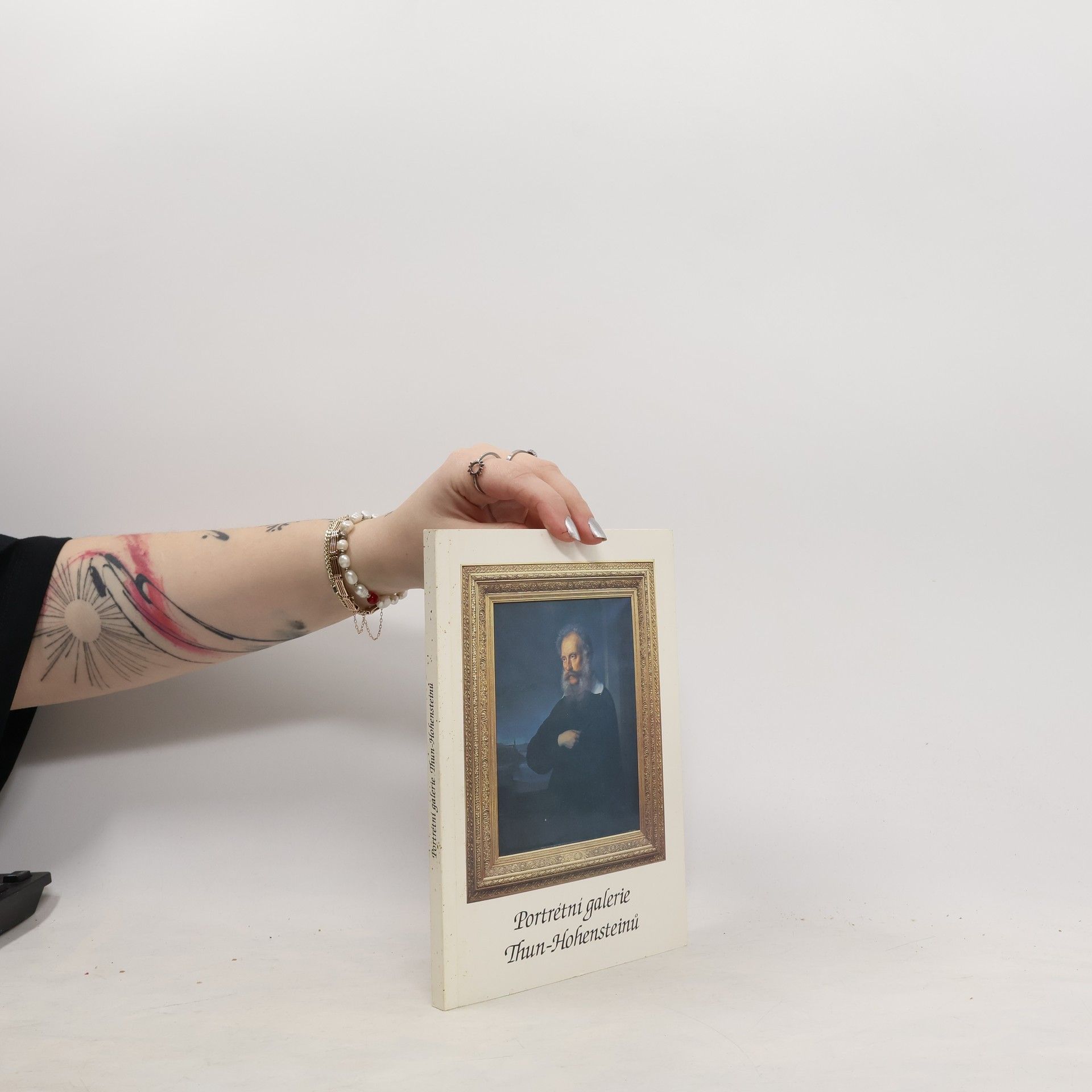 Portrétní galerie Thun-Hohensteinů : katalog výstavy v Okresním muzeu Děčín, červen - září 1998