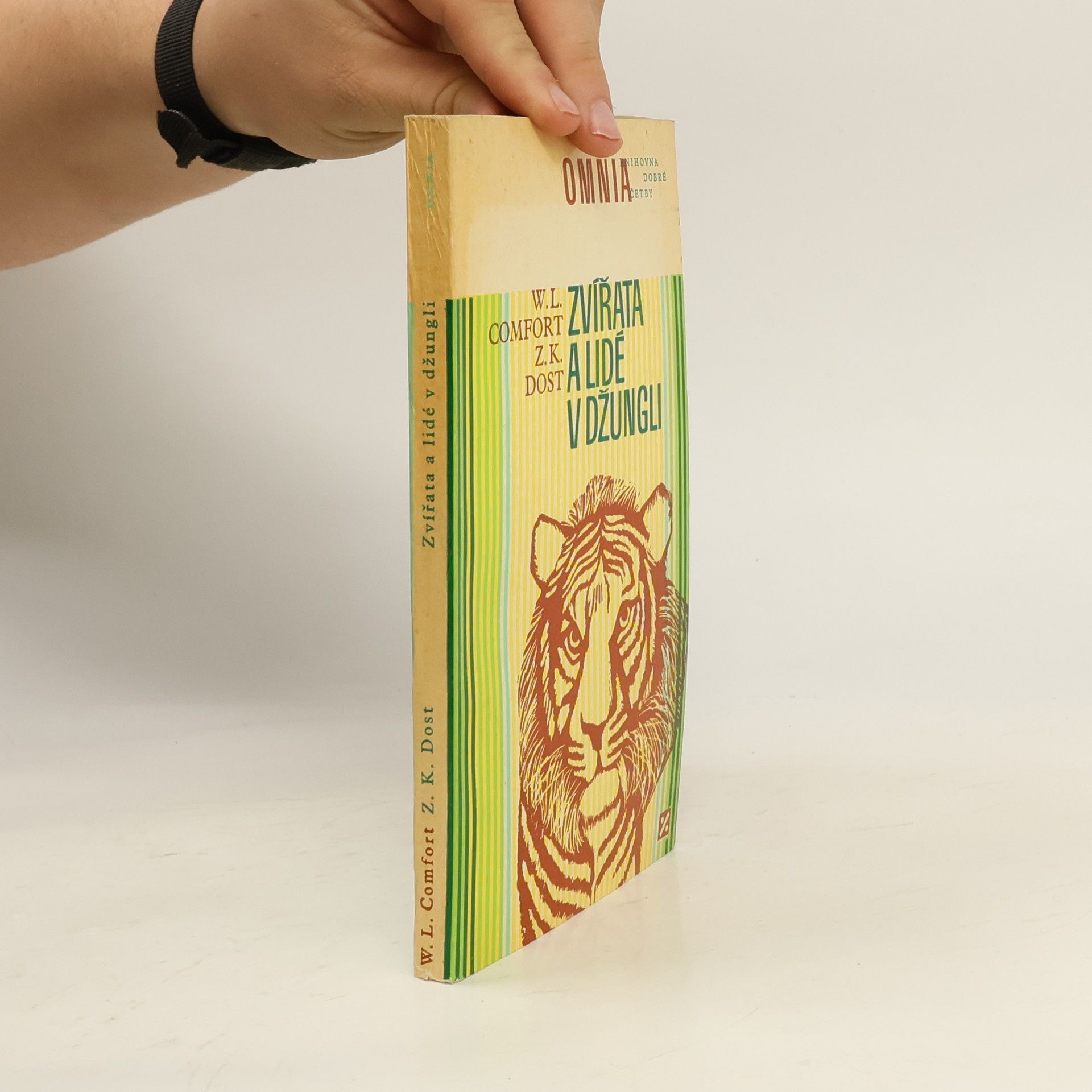 Zvířata a lidé v džungli