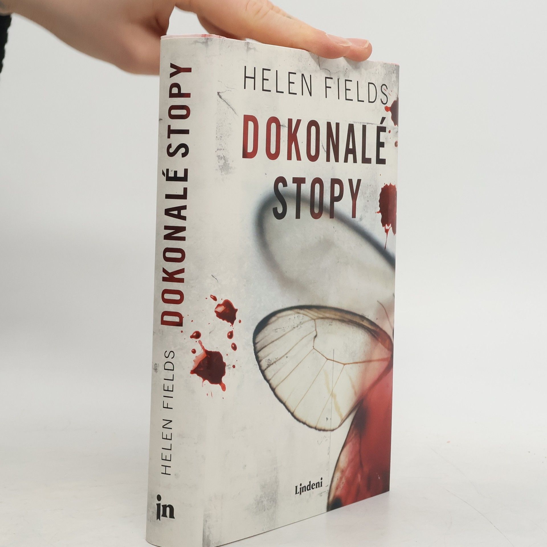 Helen Fields Dokonalé stopy