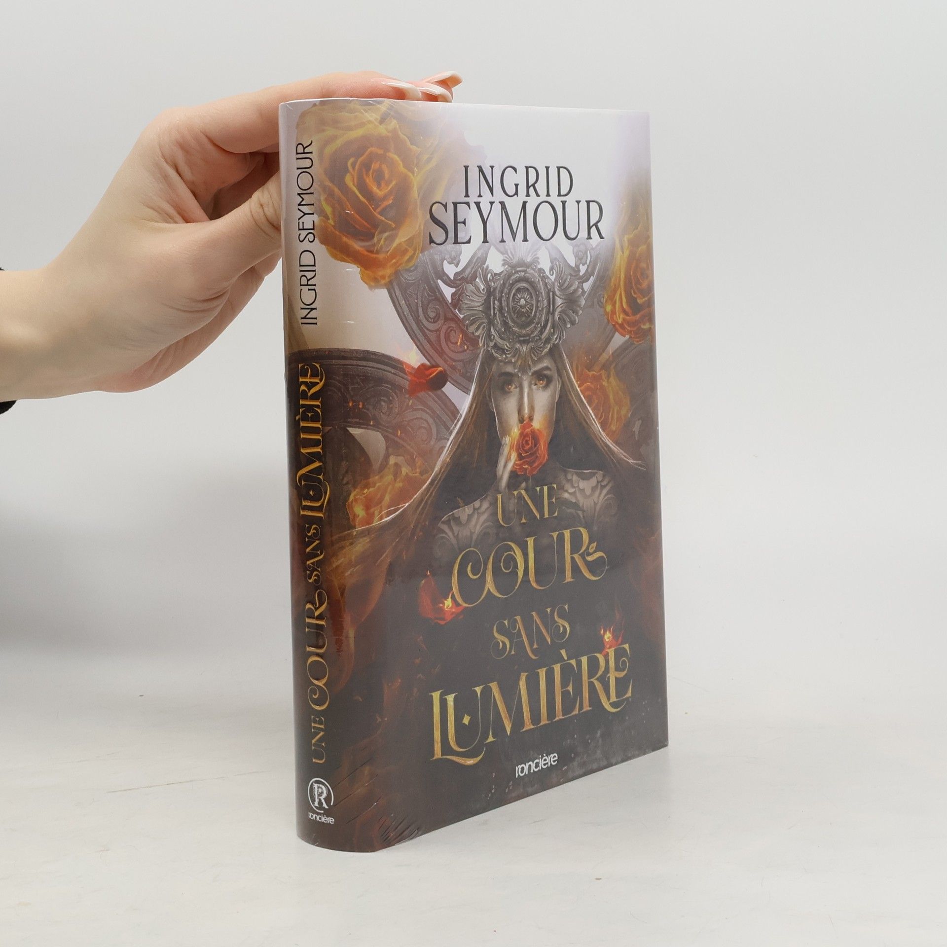 Ingrid Seymour Une cour sans lumière - 3: La guérisseuse de royaumes (relié collector)