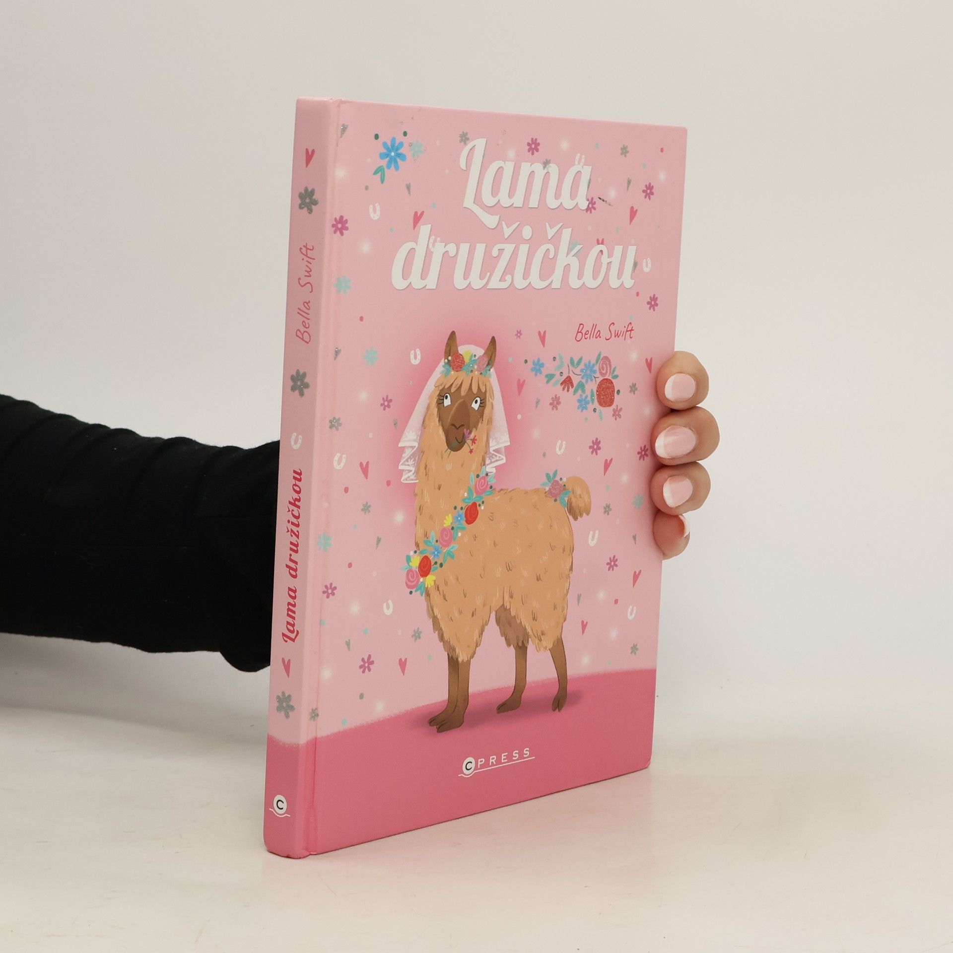 Bella Swift Lama družičkou