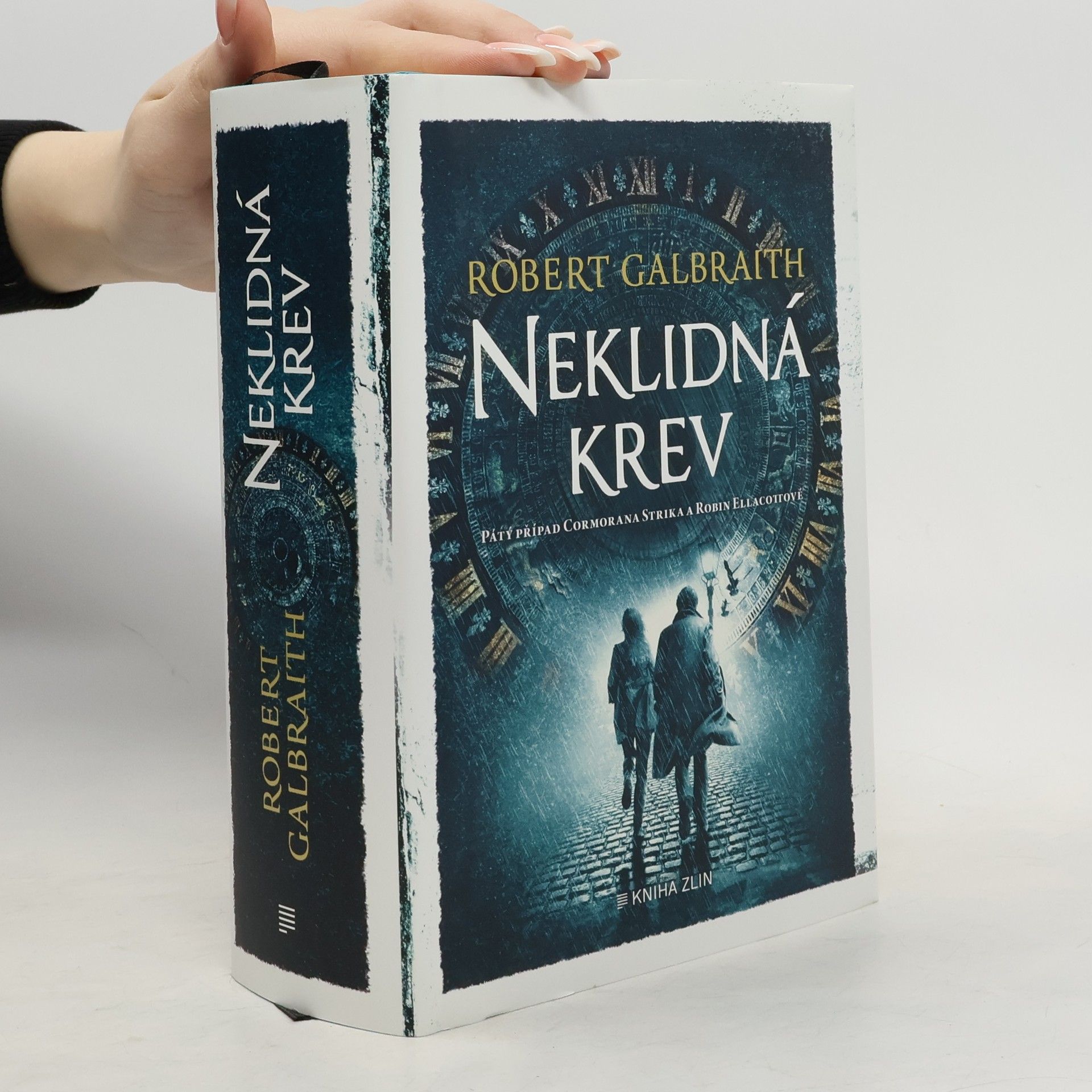 Robert Galbraith Neklidná krev
