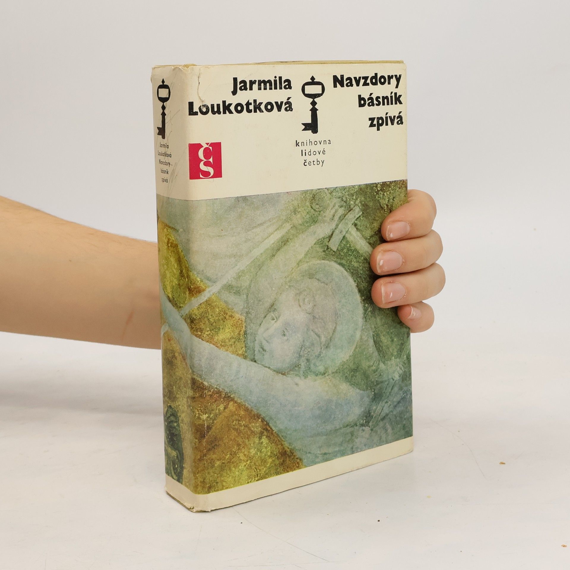 Navzdory básník zpívá