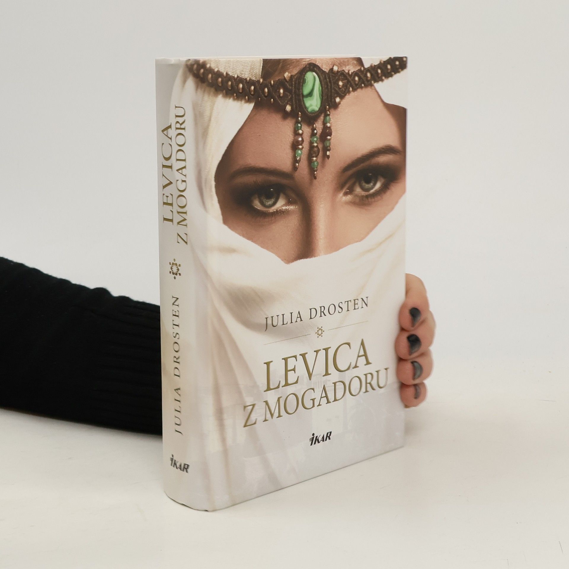 Julia Drosten Levica z Mogadoru