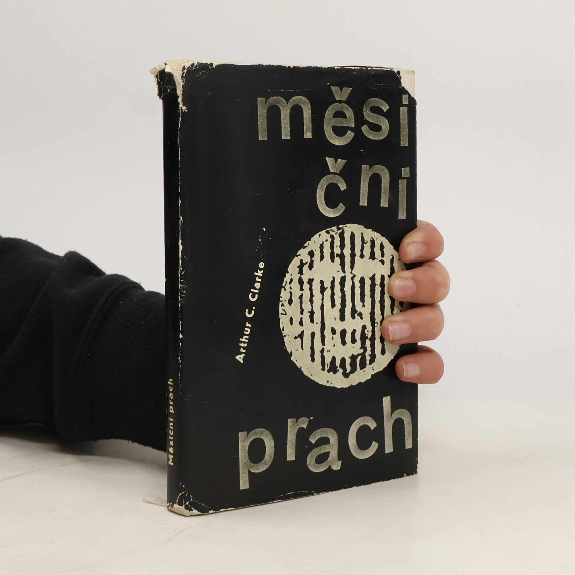 Arthur C. Clarke Měsíční prach