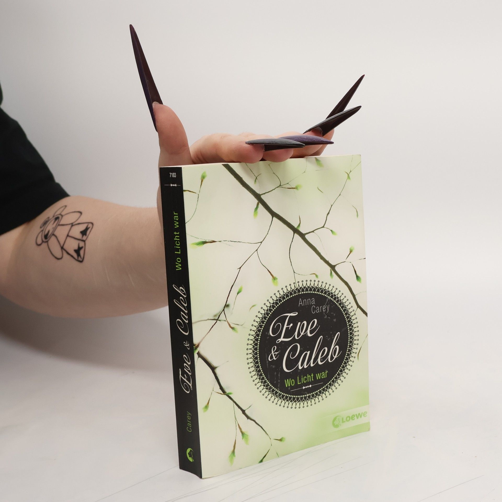 Eve & Caleb. Wo Licht war