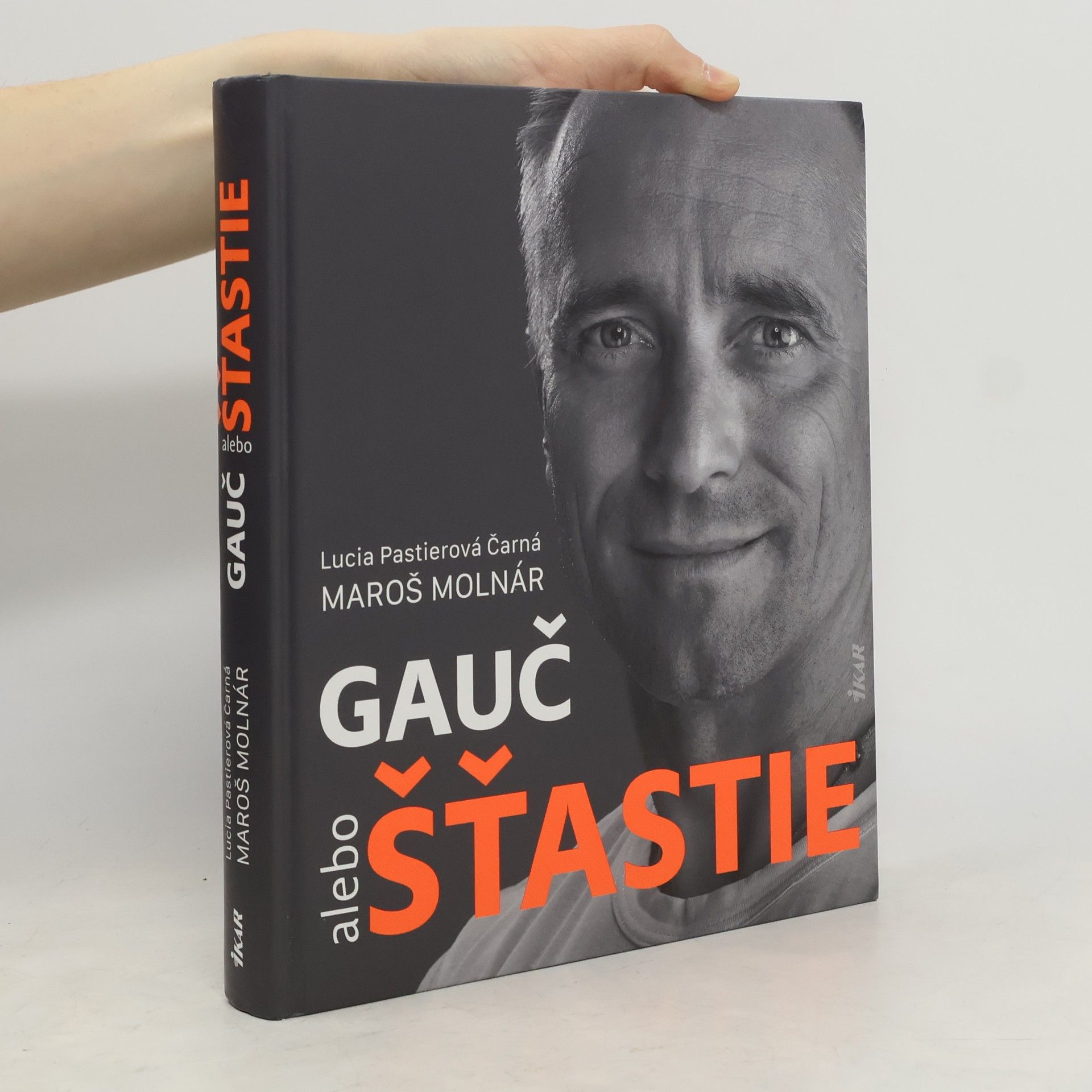 Lucia Pastierová Čarná Gauč alebo šťastie