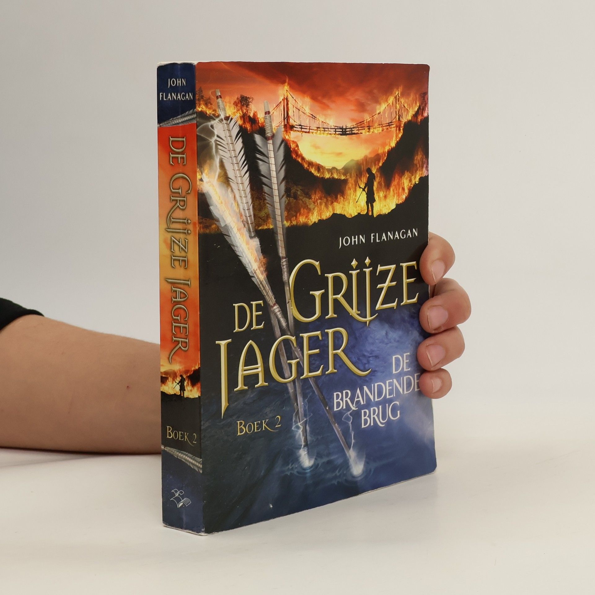 John Flanagan De Grijze Jager - 2: De brandende brug