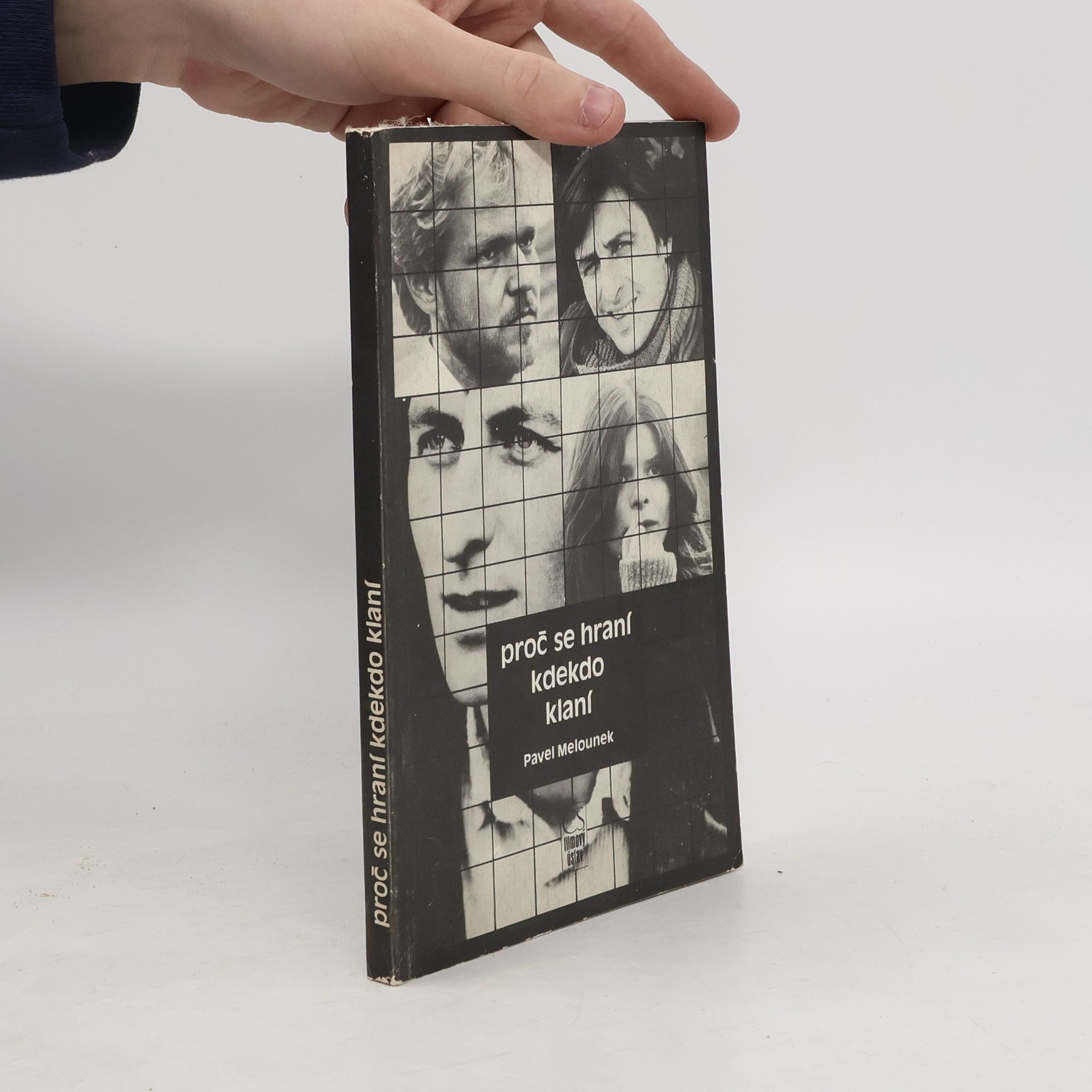 Pavel Melounek Proč se hraní kdekdo klaní