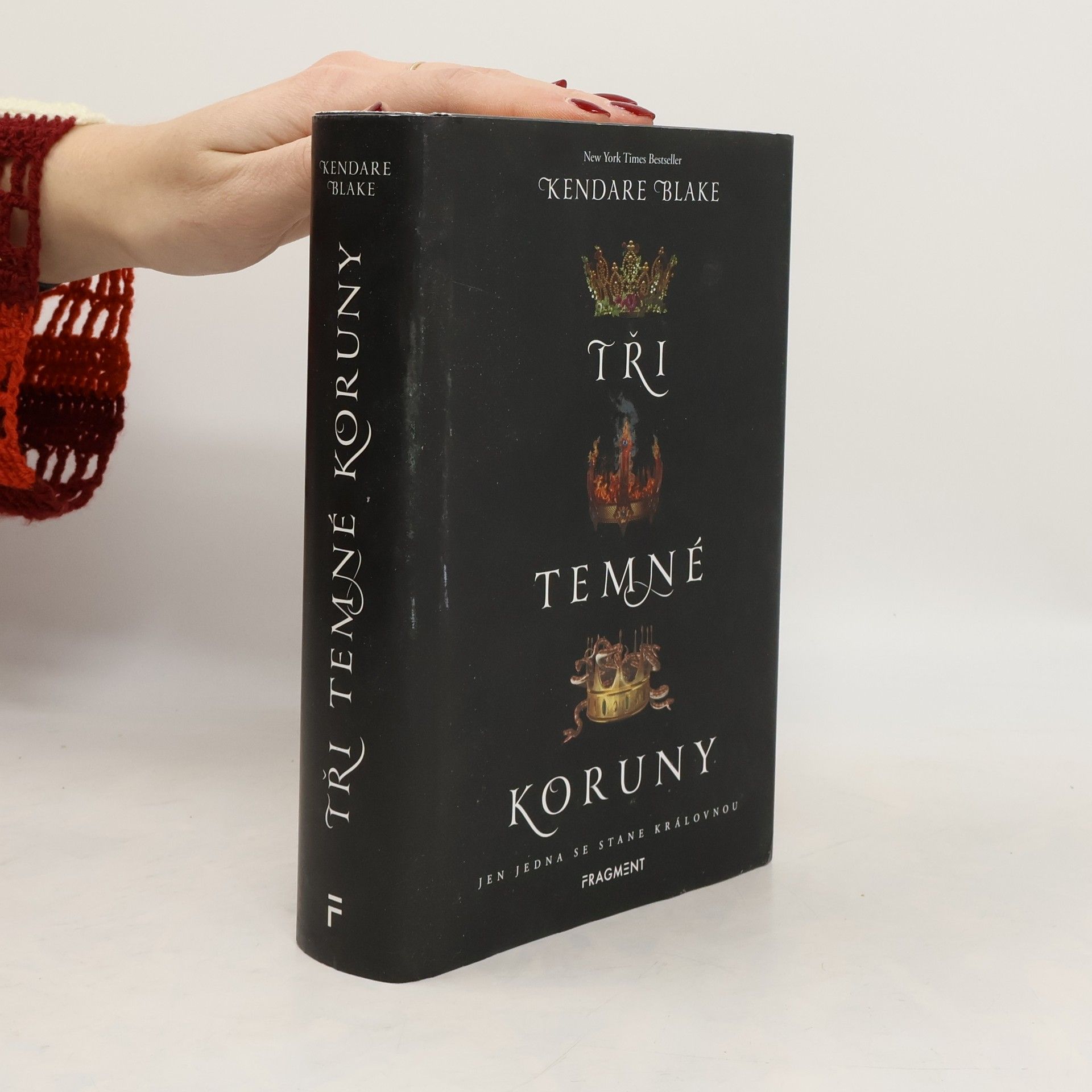 Kendare Blake Tři temné koruny