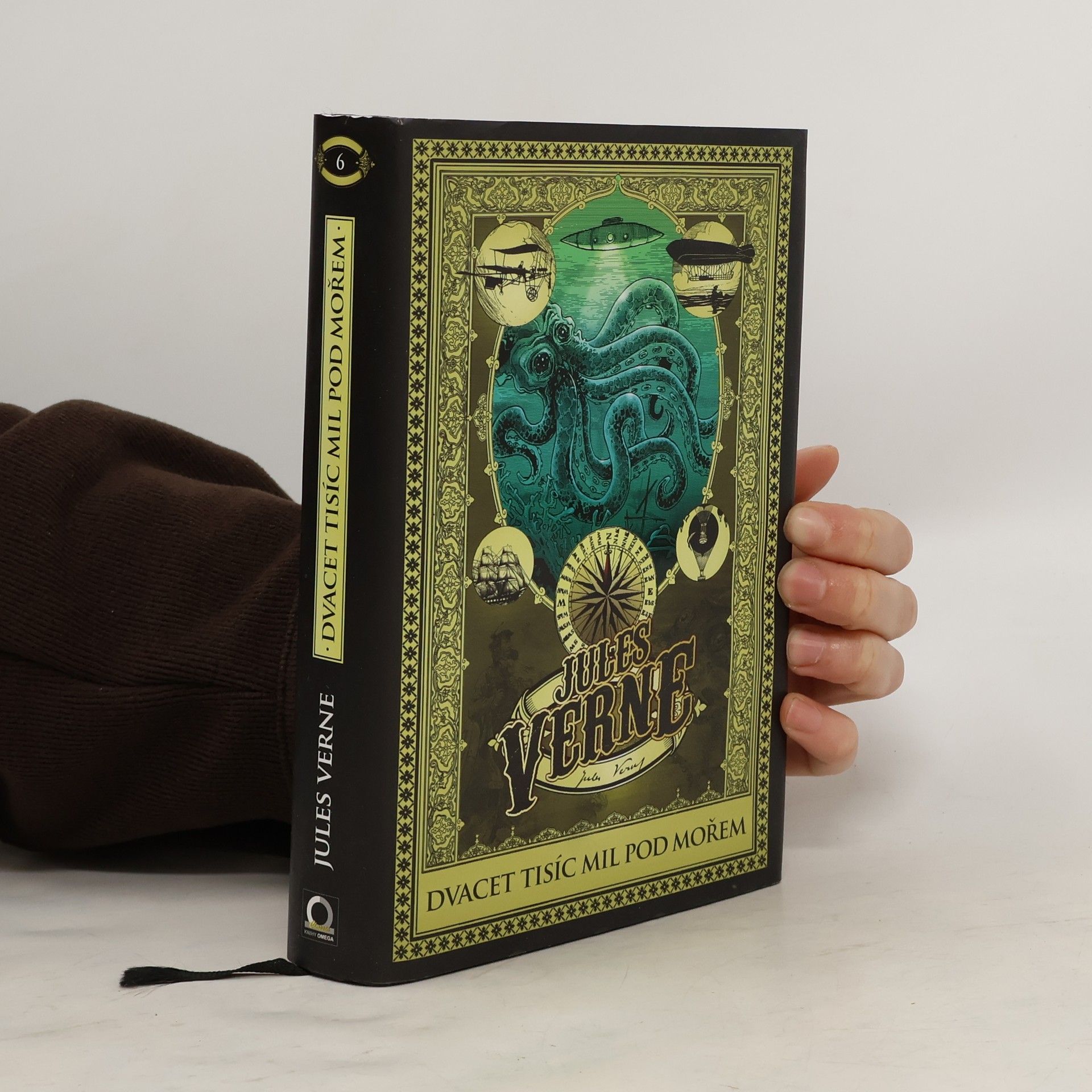 Jules Verne Dvacet tisíc mil pod mořem