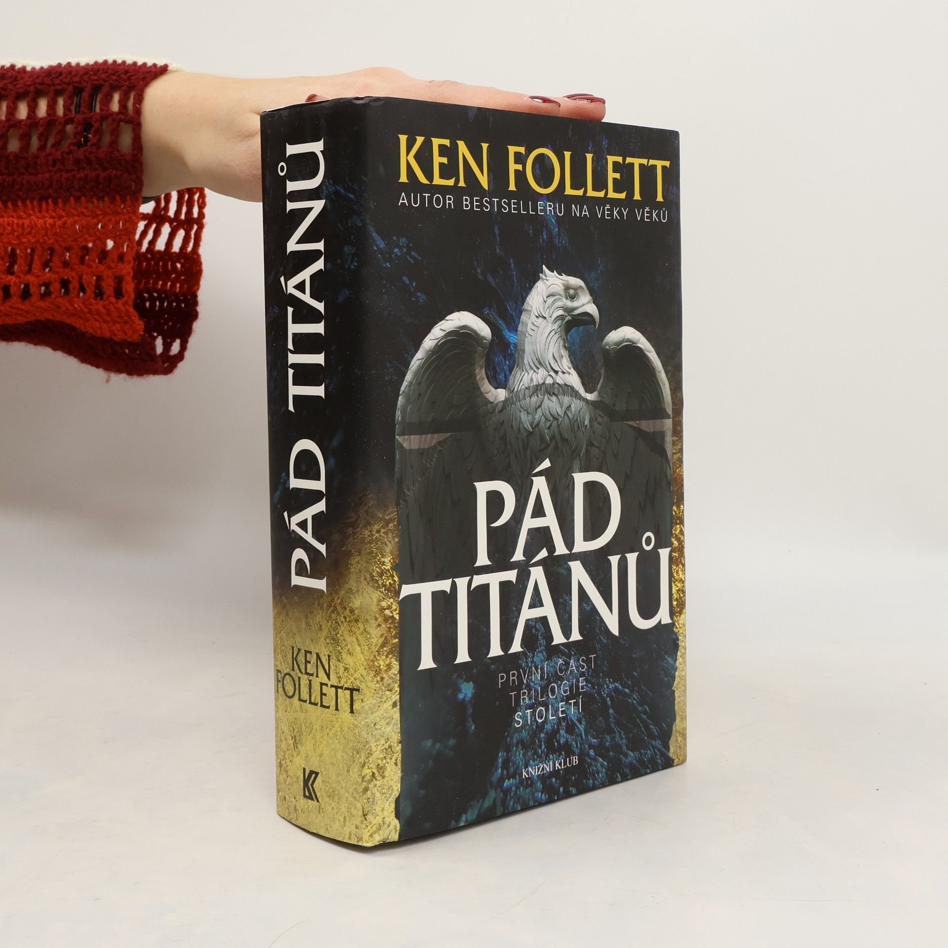Ken Follett Pád titánů