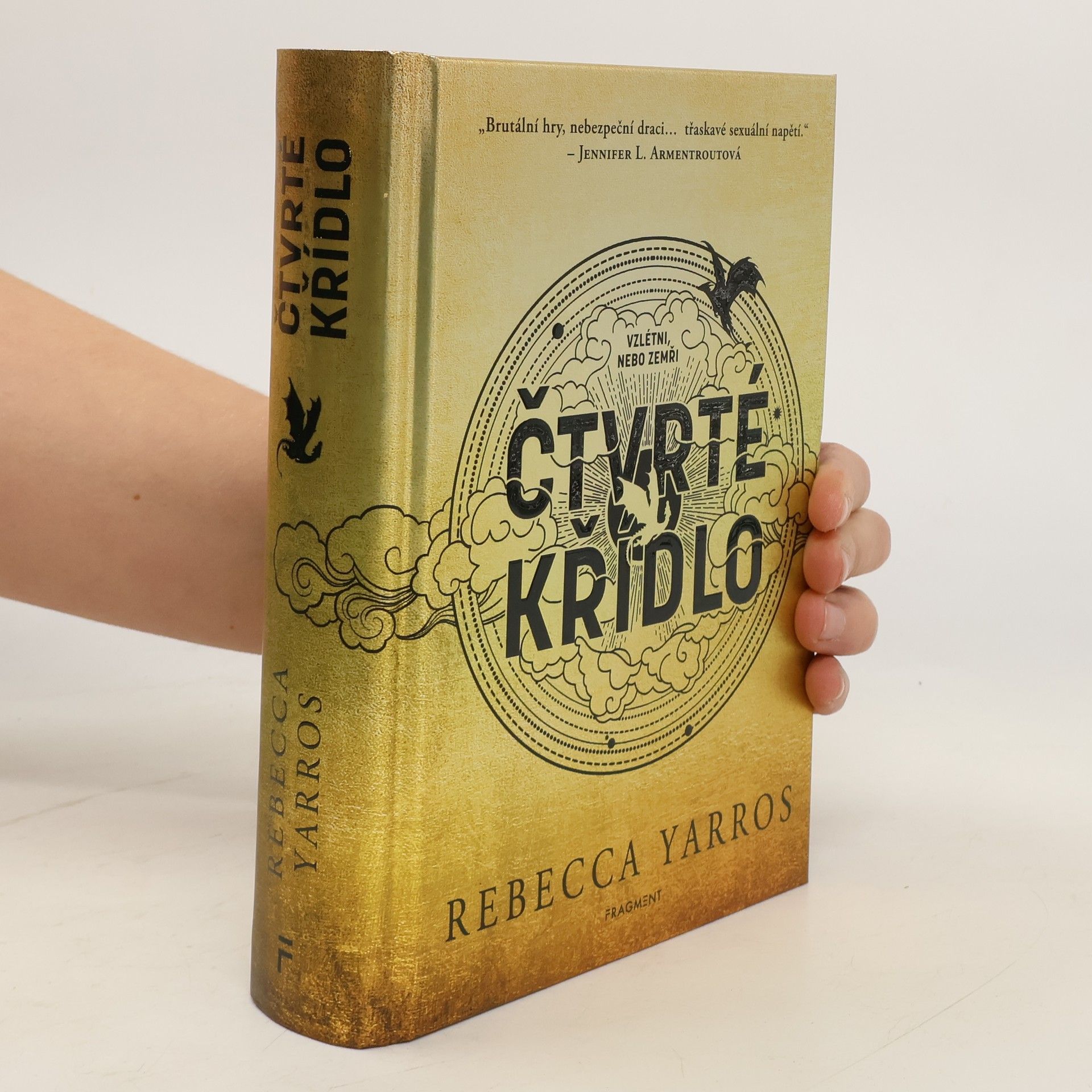 Rebecca Yarros Čtvrté křídlo