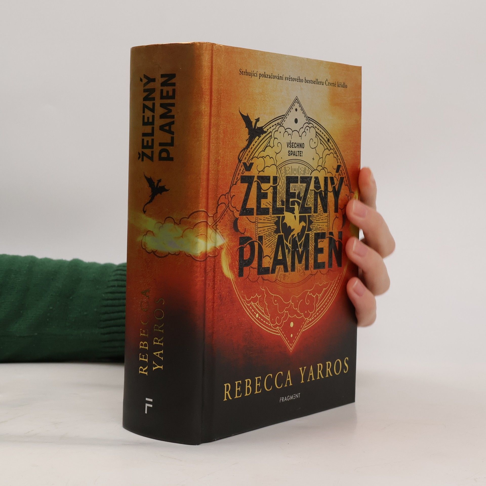 Rebecca Yarros Železný plamen