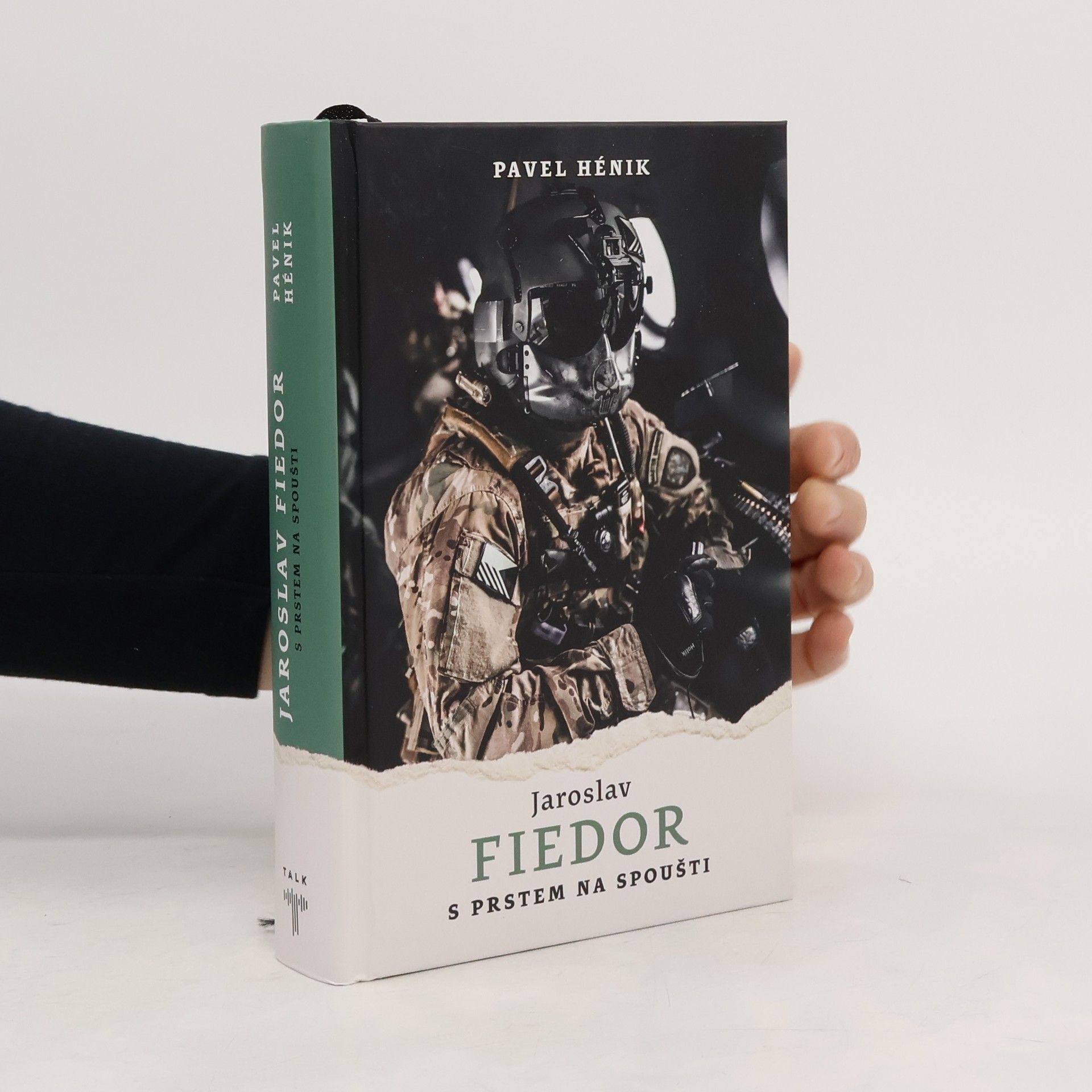 S prstem na spoušti