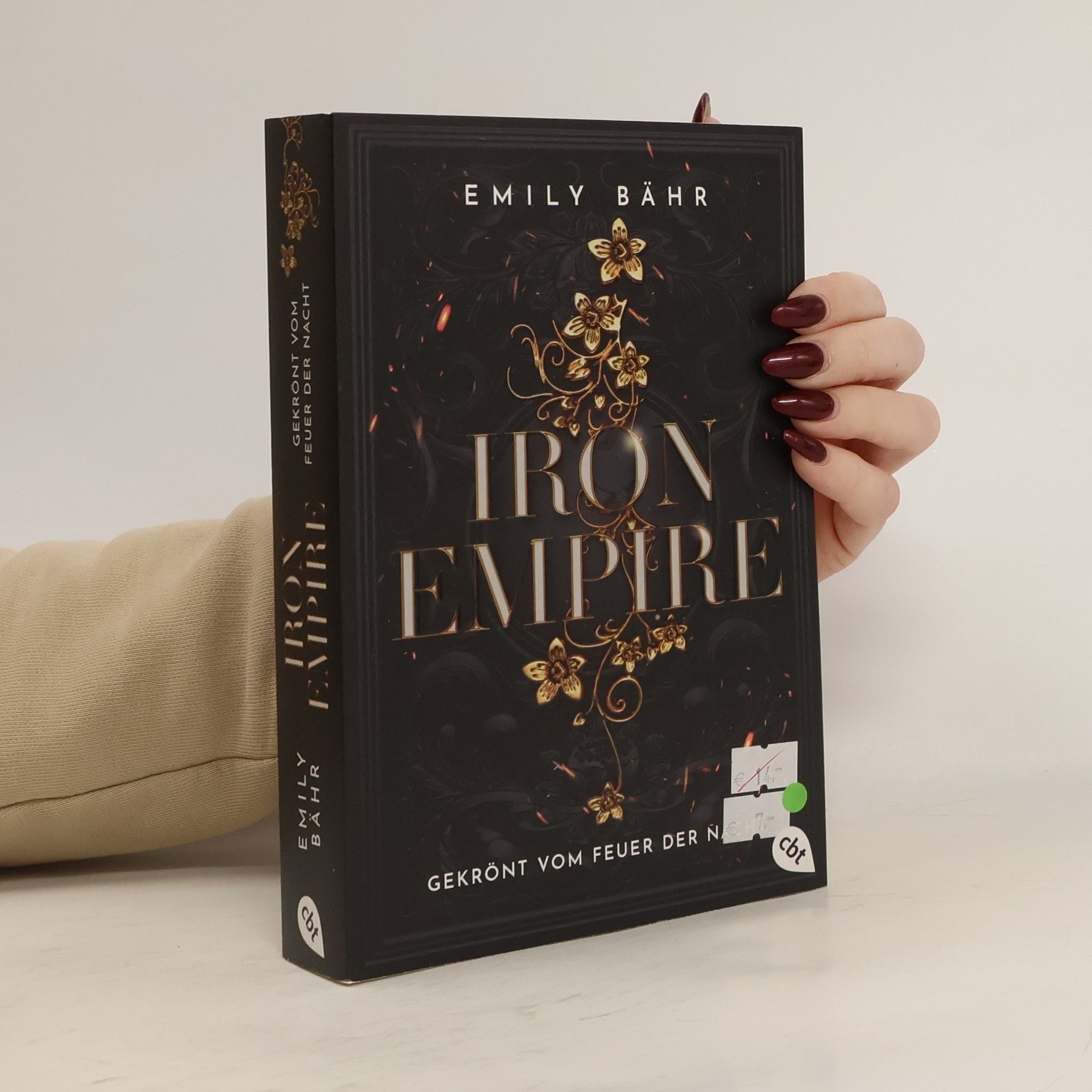 Emily Bähr Iron Empire - Gekrönt vom Feuer der Nacht