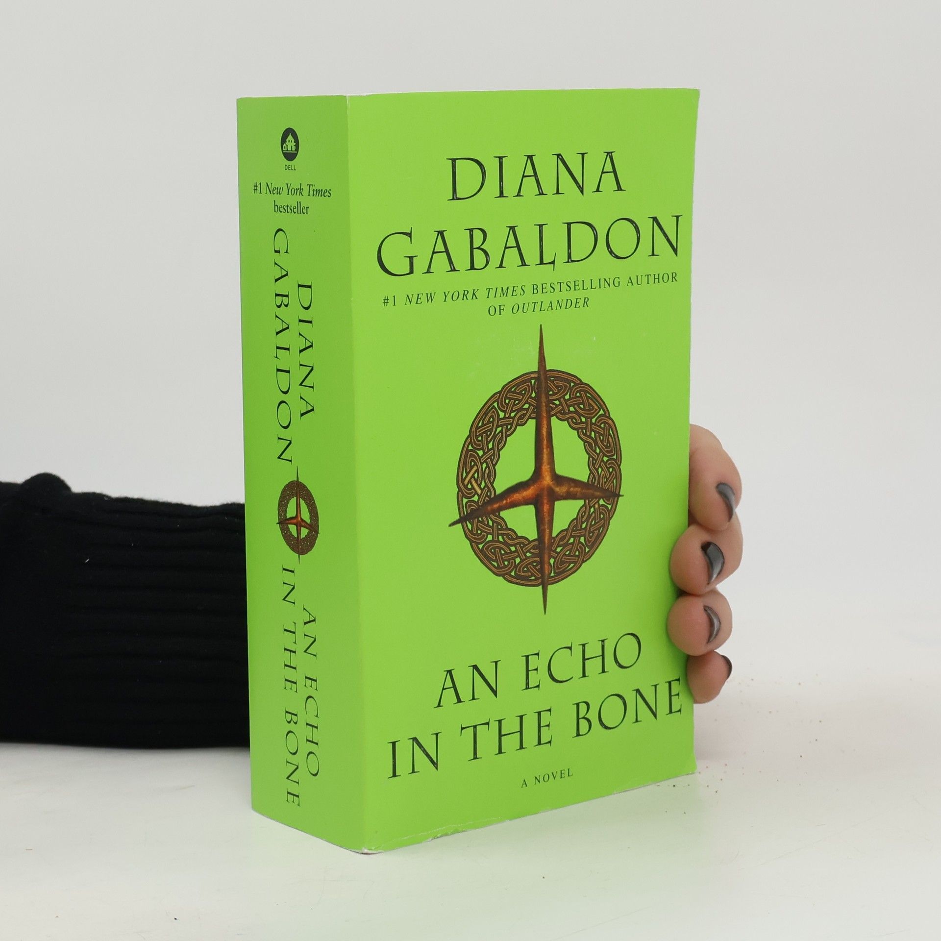 Diana Gabaldon An echo in the bone : a novel