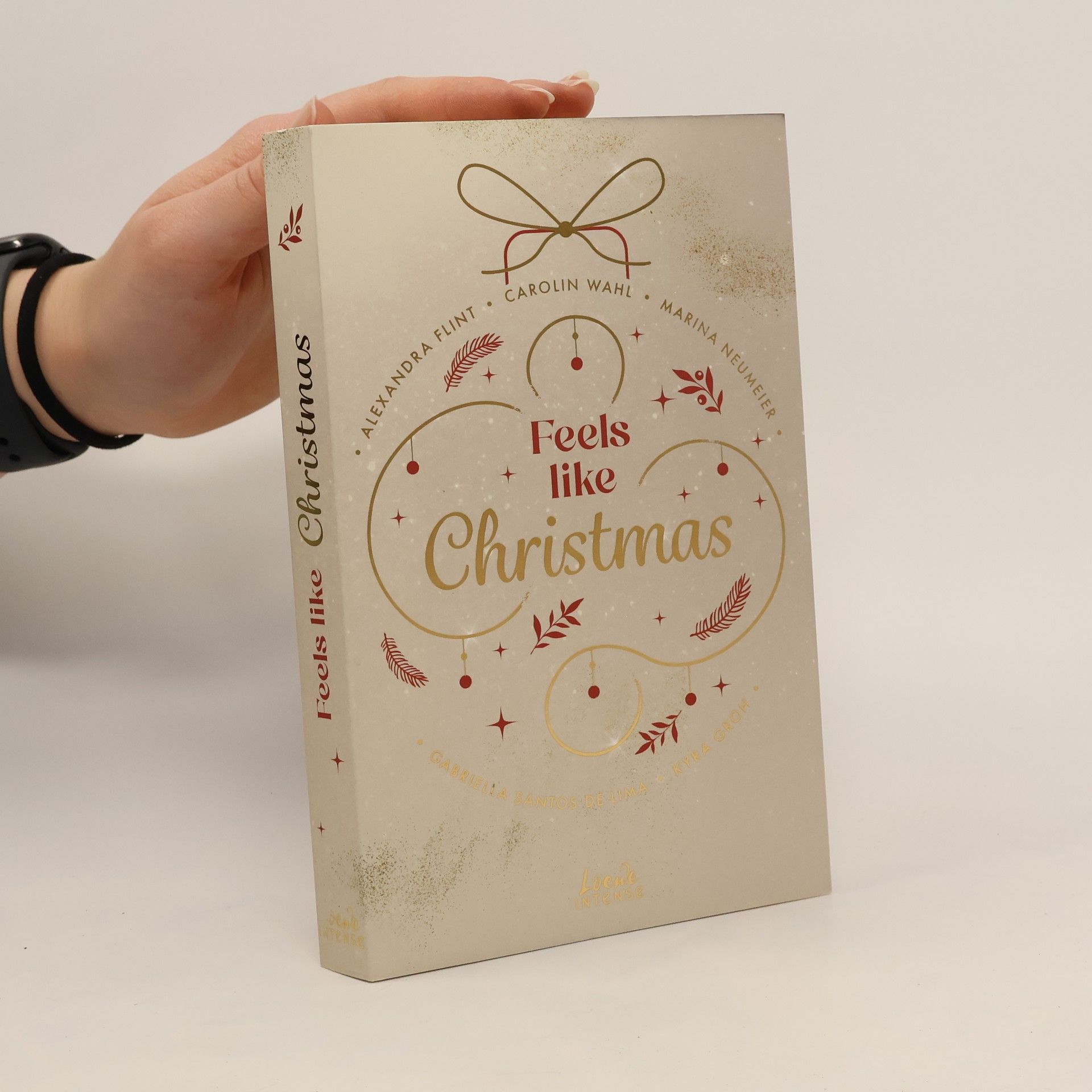 Gabriella Santos de Lima Feels like Christmas