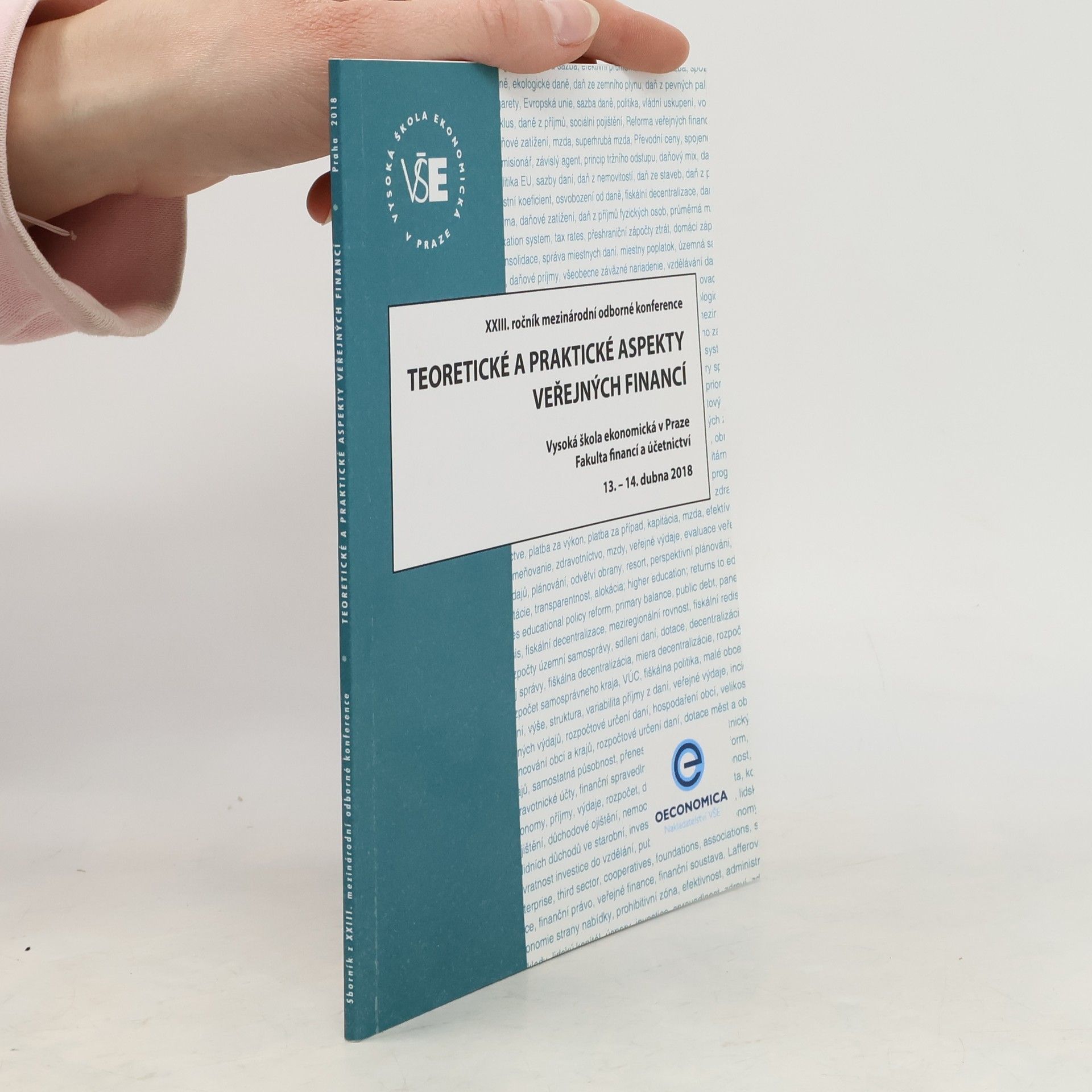 Autores varios Teoretické a praktické aspekty veřejných financí