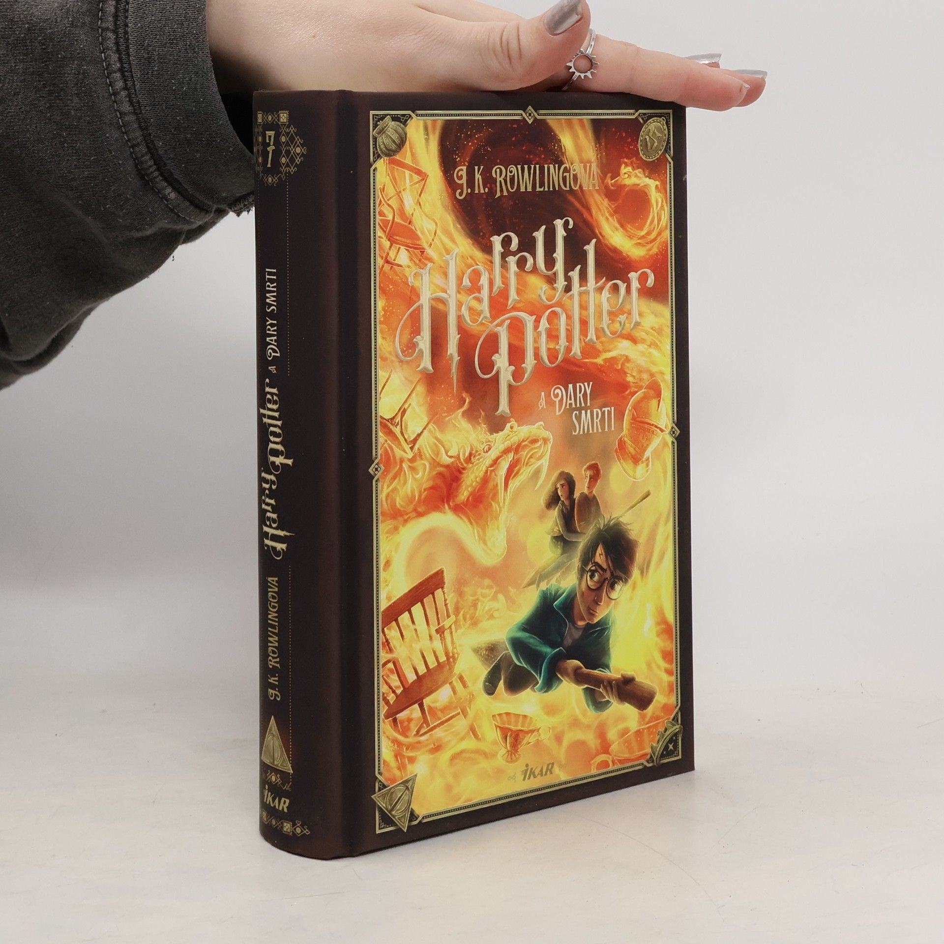 J. K. Rowling Harry Potter a Dary smrti