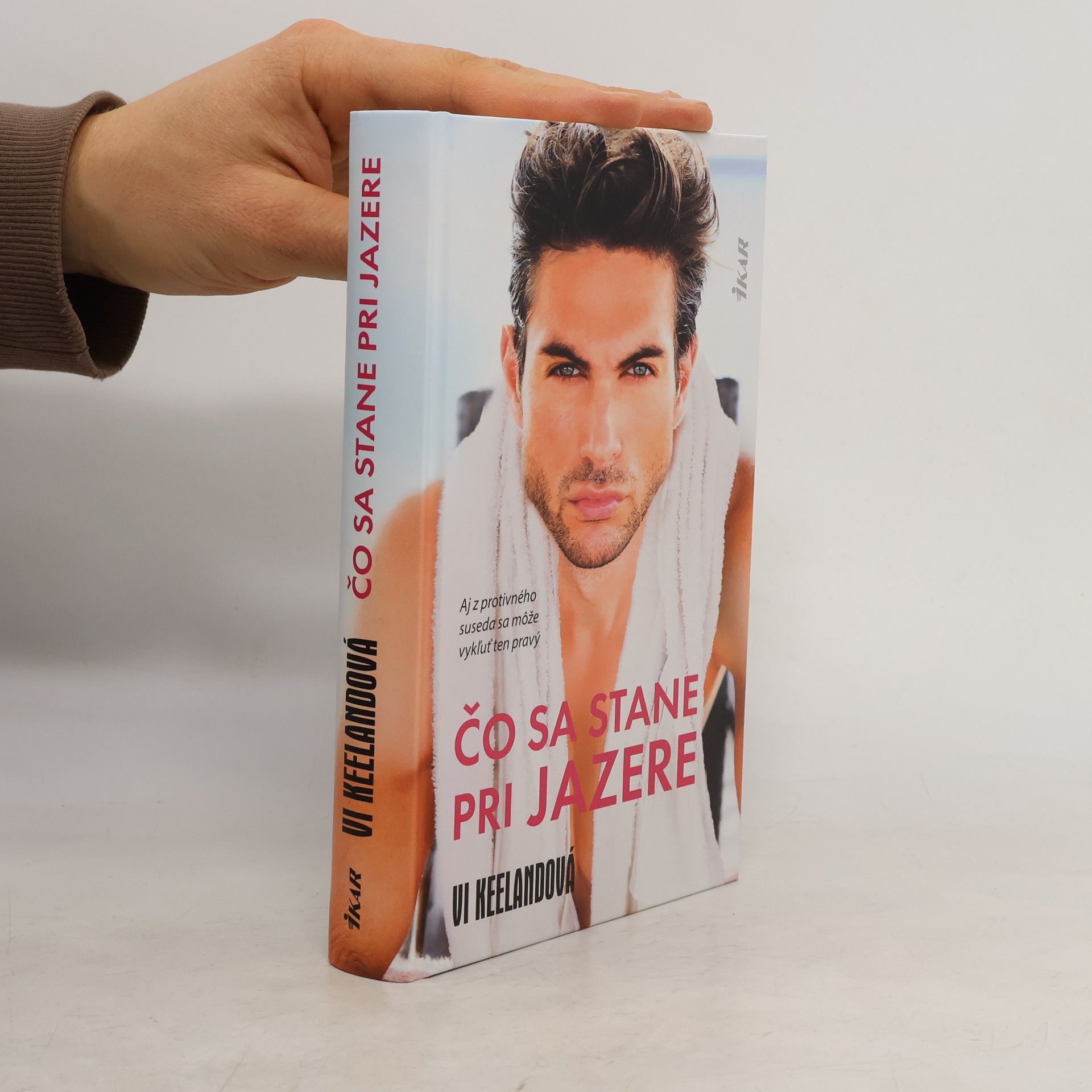 Vi Keeland Čo sa stane pri jazere