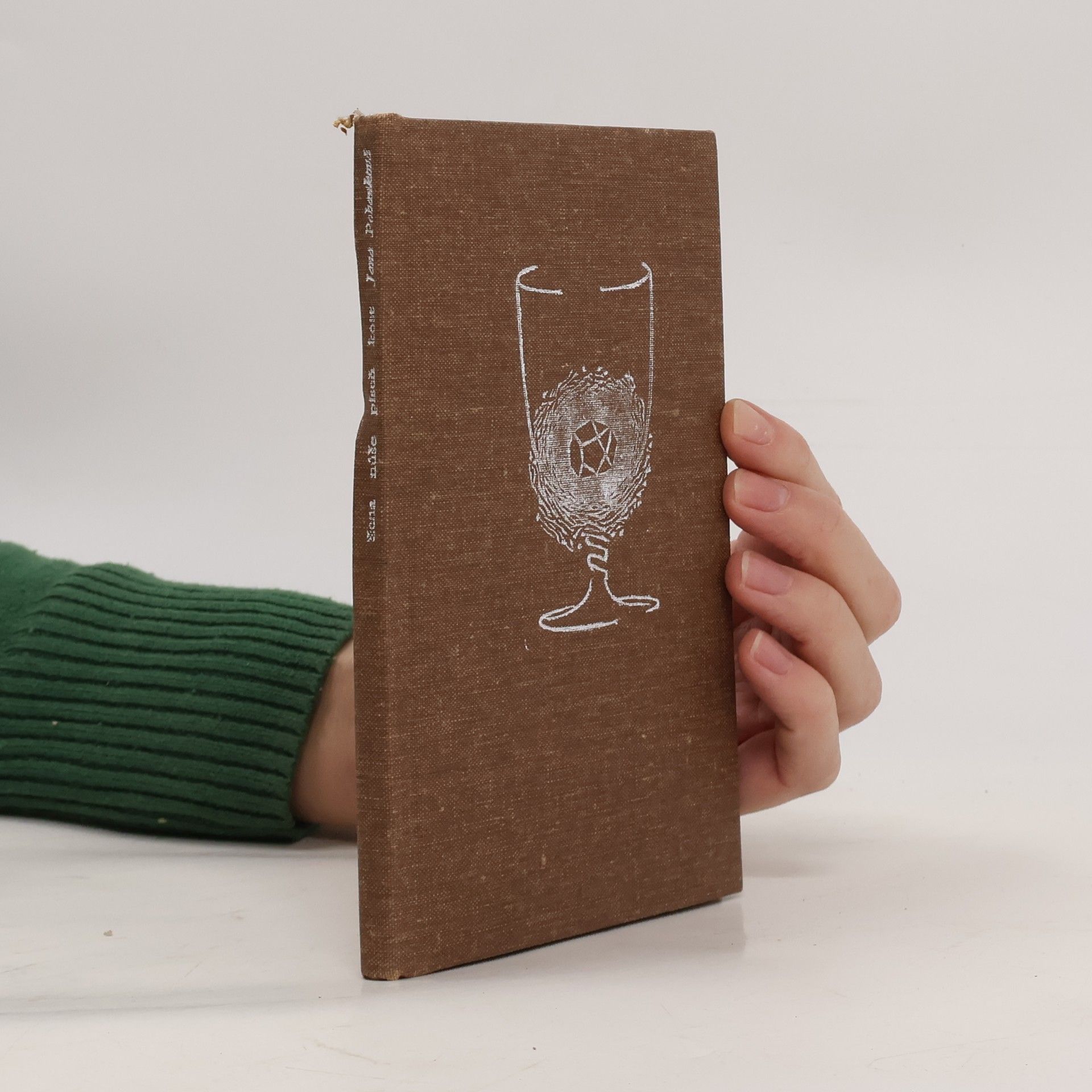 Žena nůše píseń kost