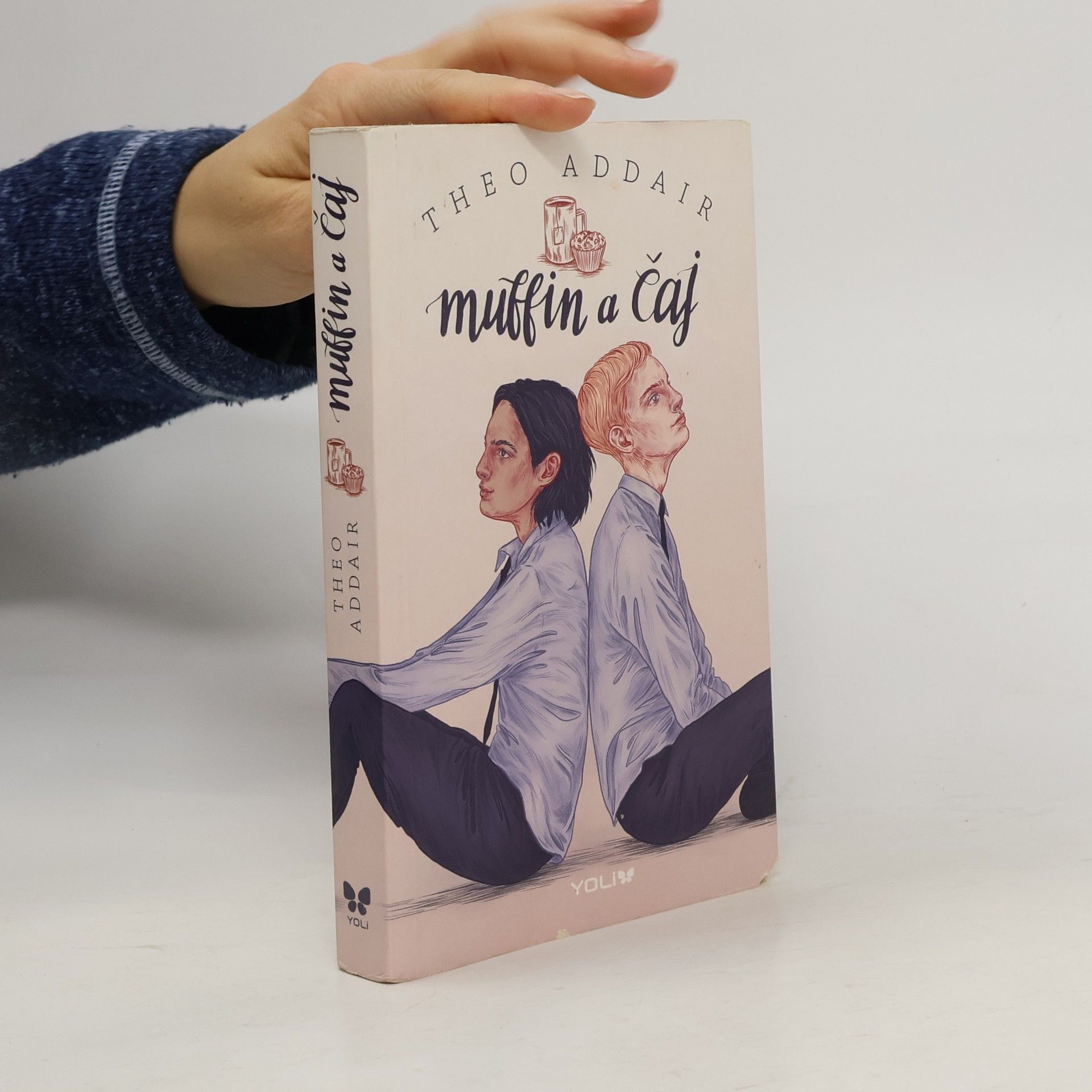 Theo Addair Muffin a čaj