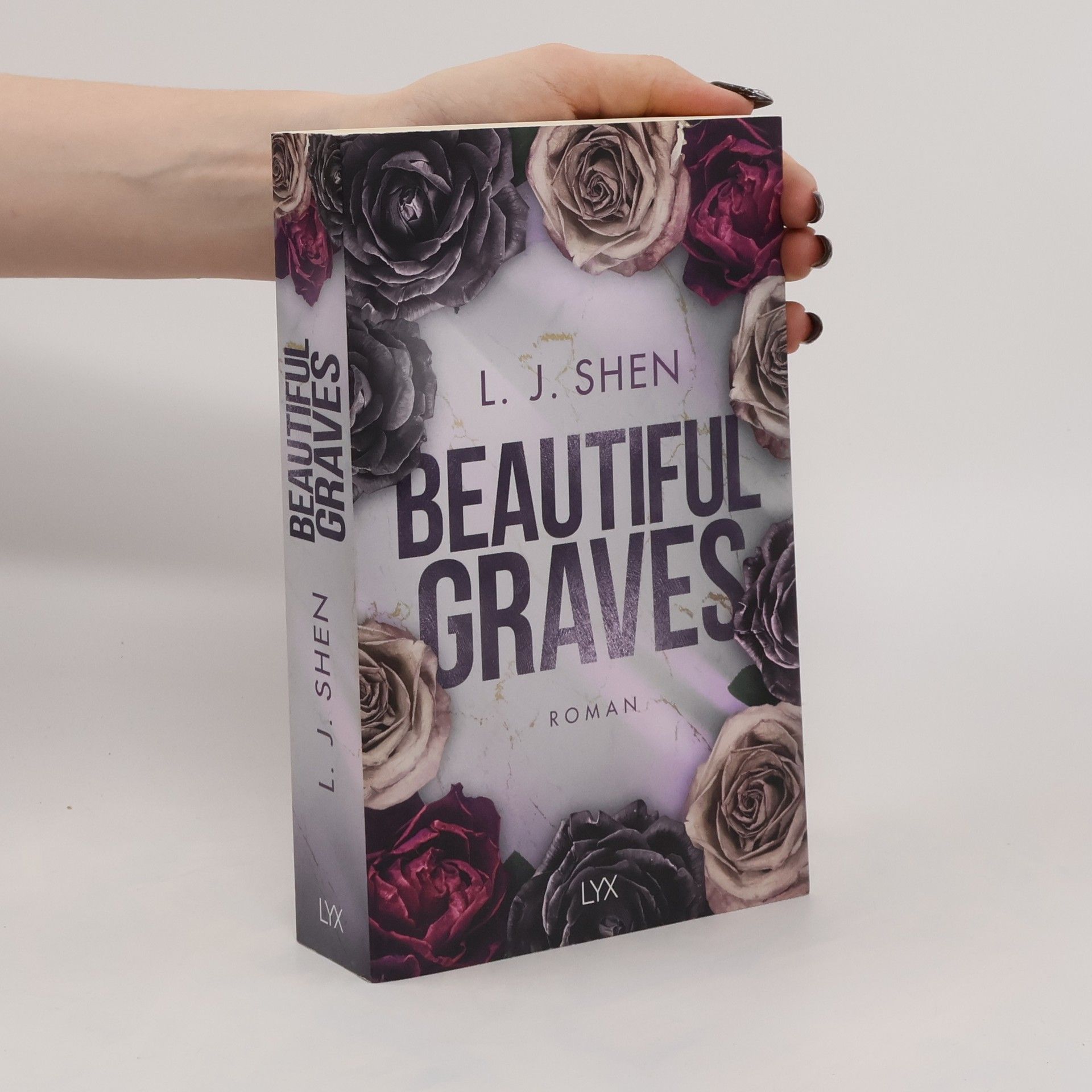 L. J. Shen Beautiful Graves