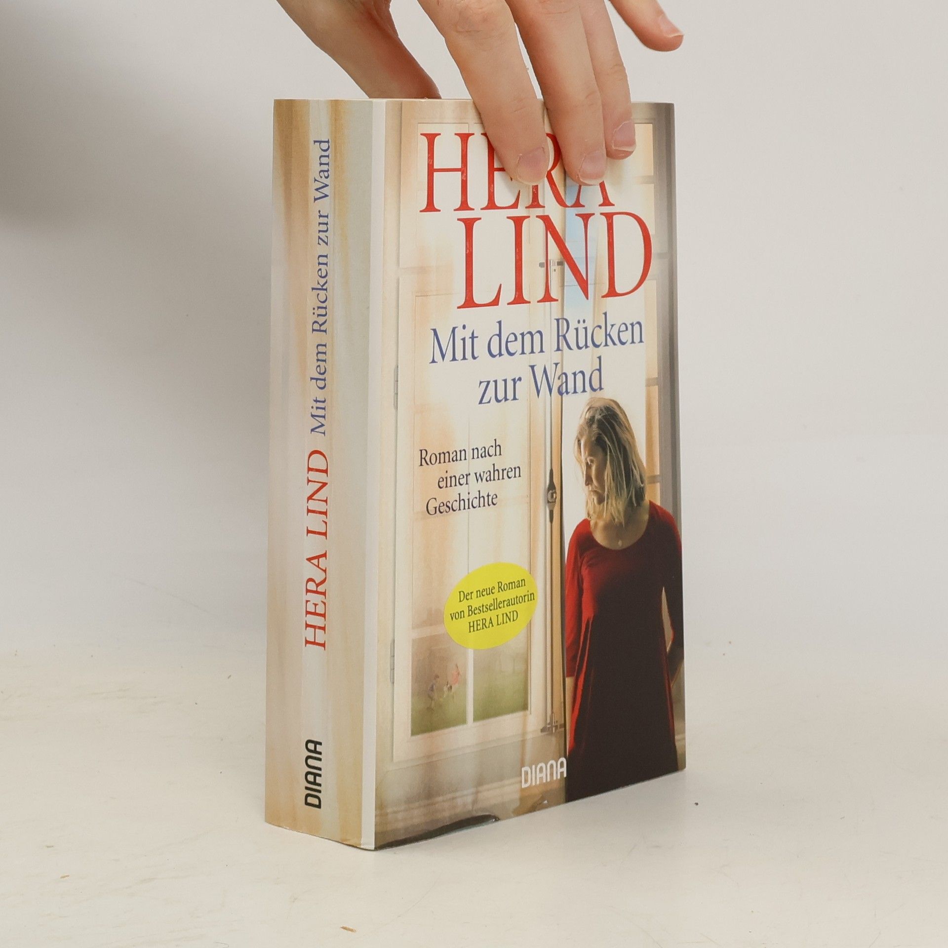 Mit dem Rücken zur Wand