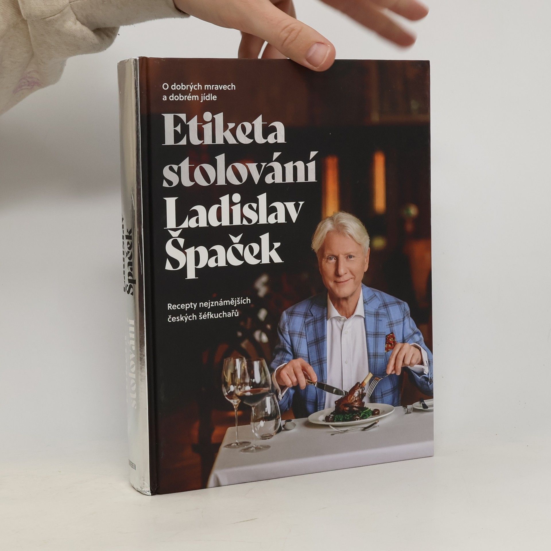 Etiketa stolování : o dobrých mravech a dobrém jídle