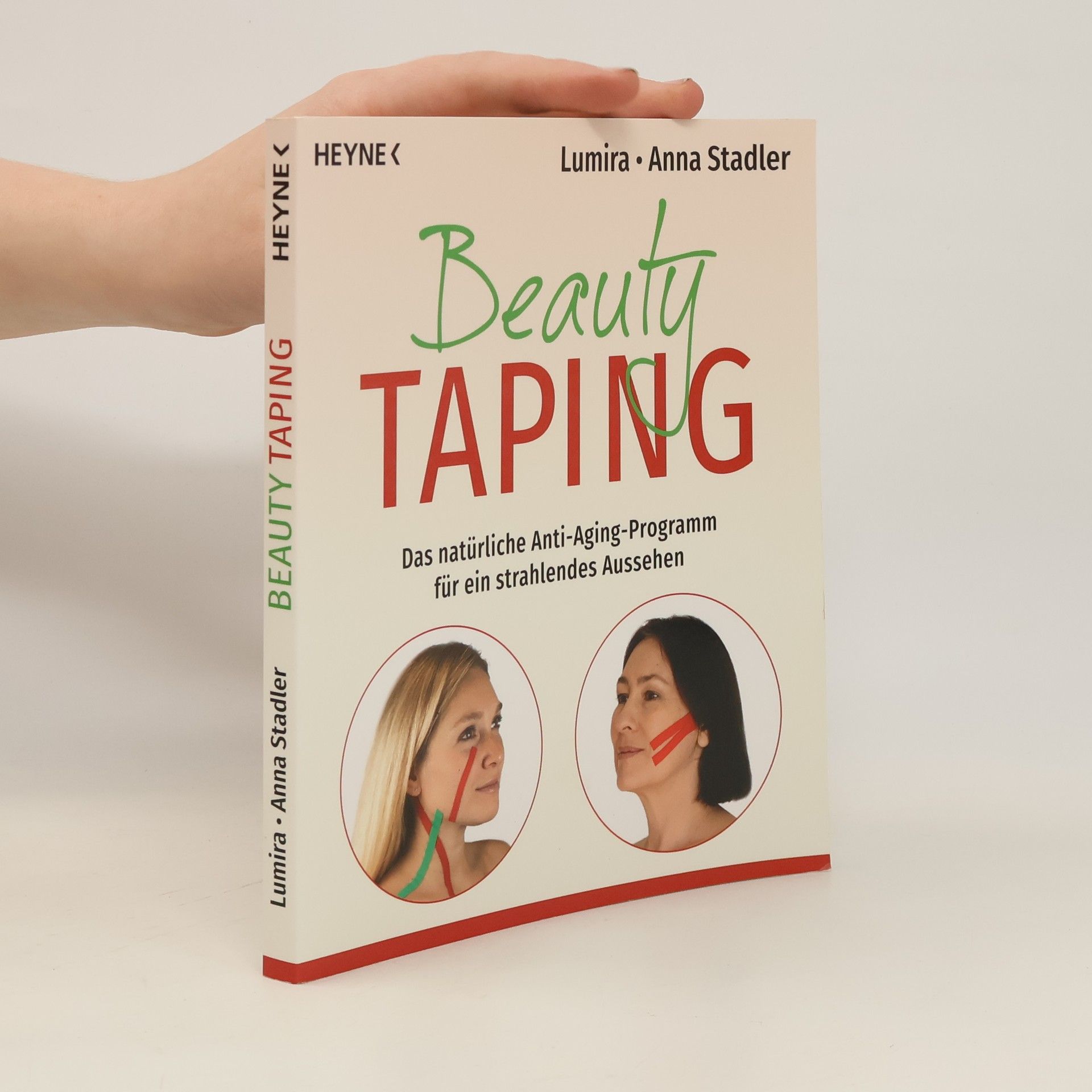 Lumira Weidner Beauty-Taping