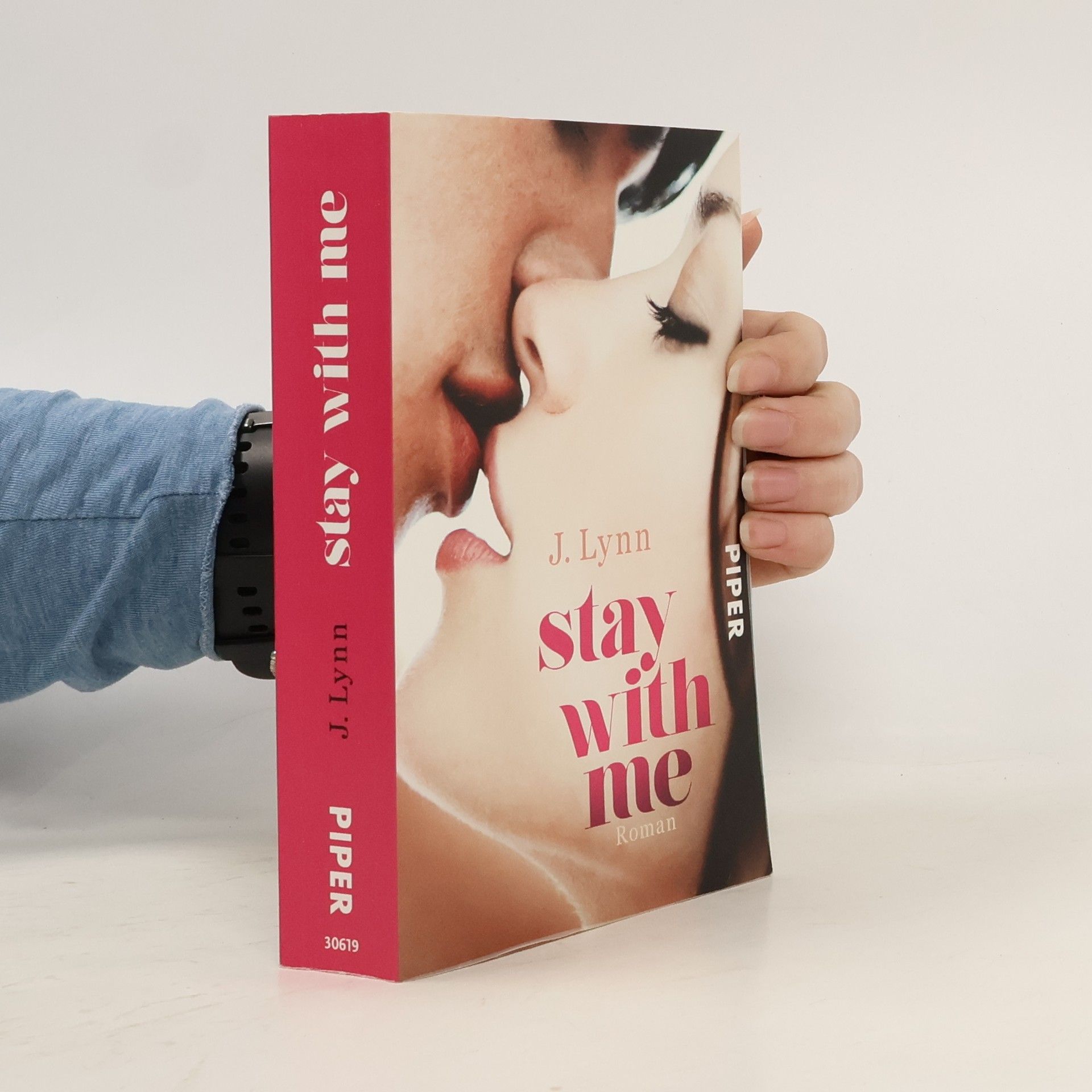 Jennifer Armentrout Stay with me