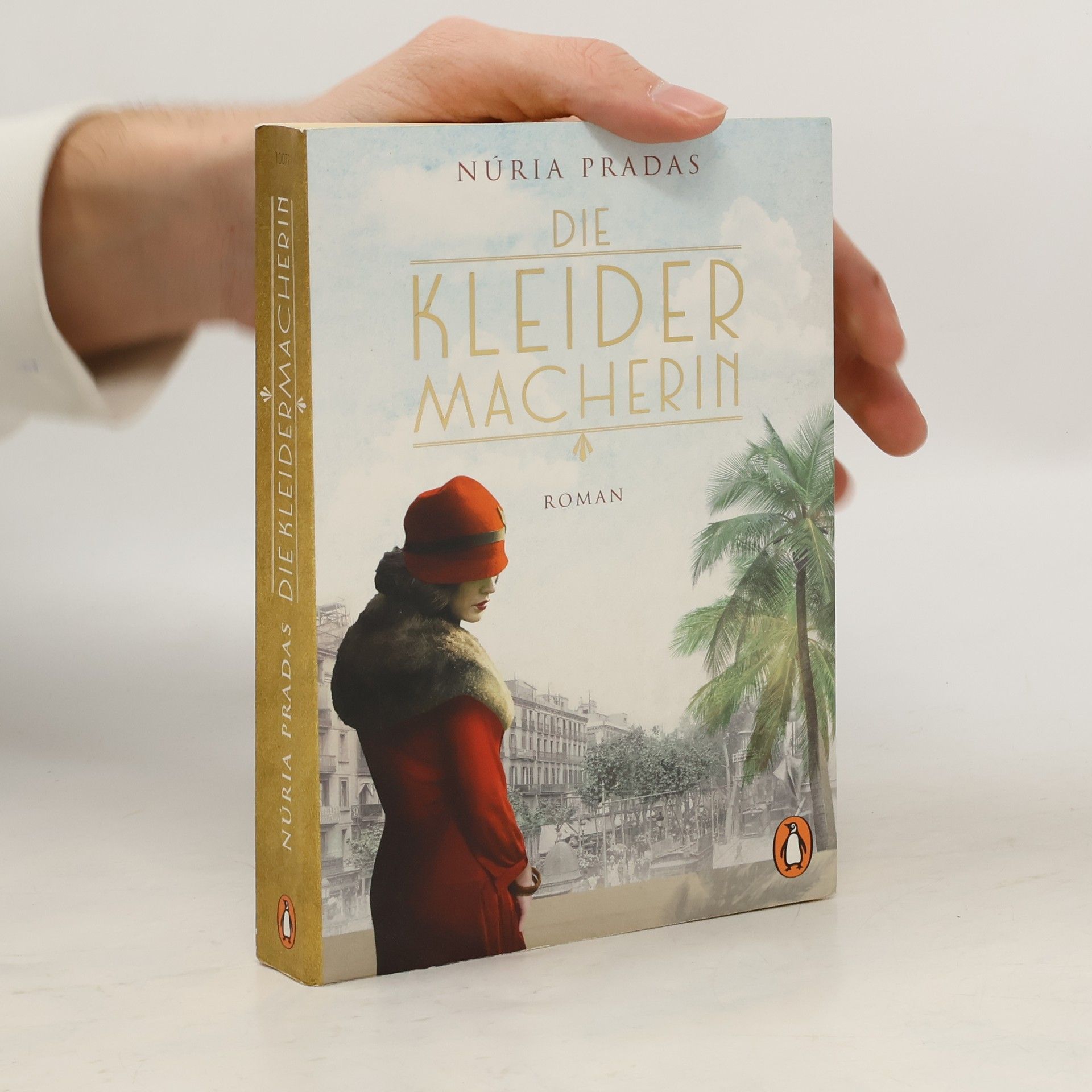 Núria Pradas Die Kleidermacherin