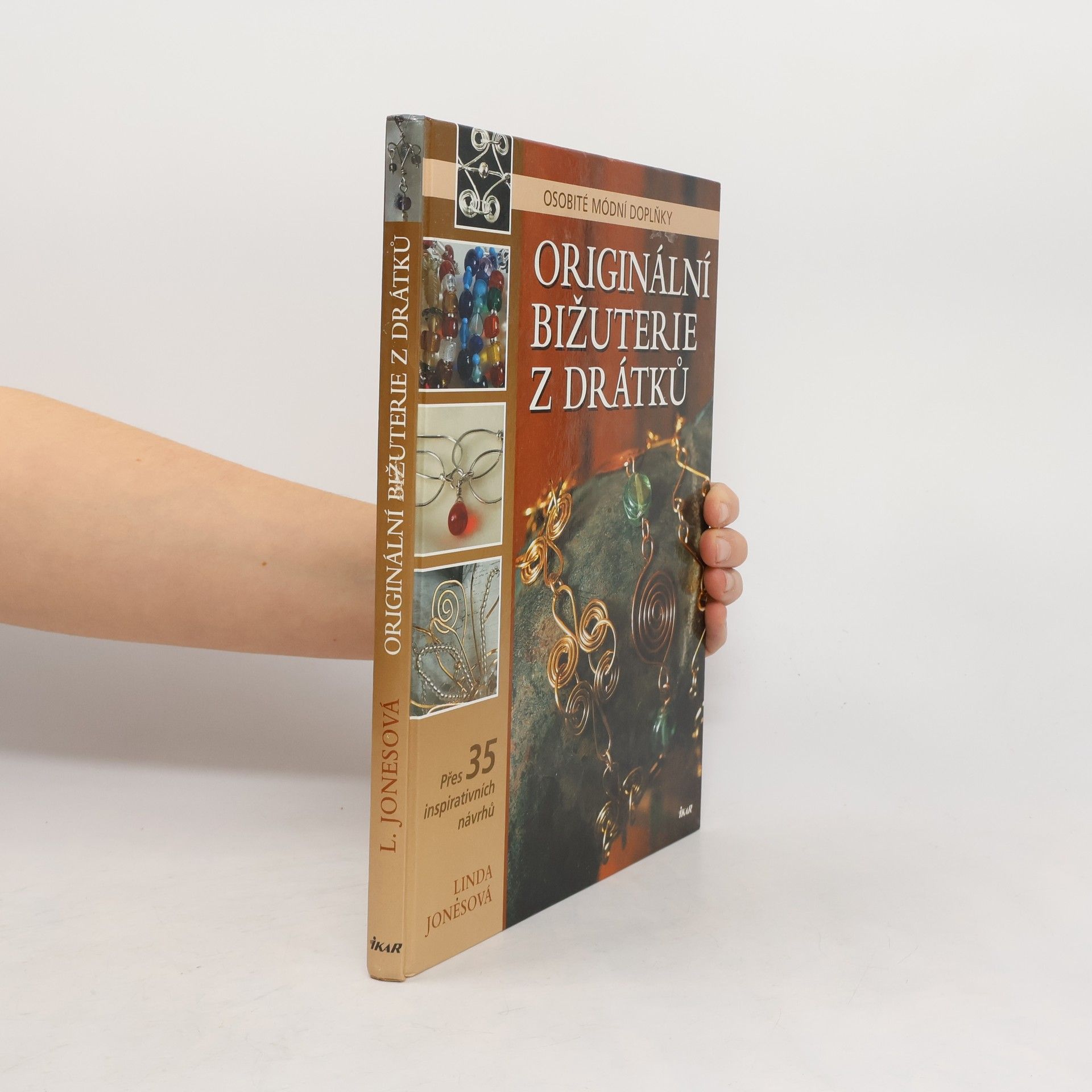 Linda Jones Originální bižuterie z drátků. Osobité módní doplňky