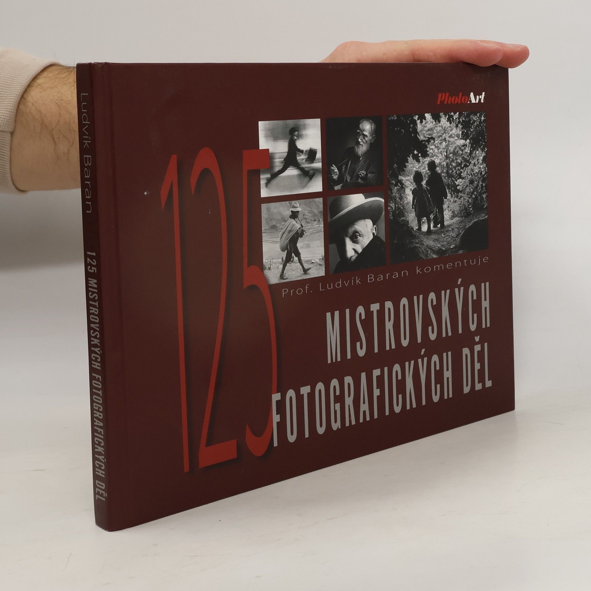 125 mistrovských fotografických děl