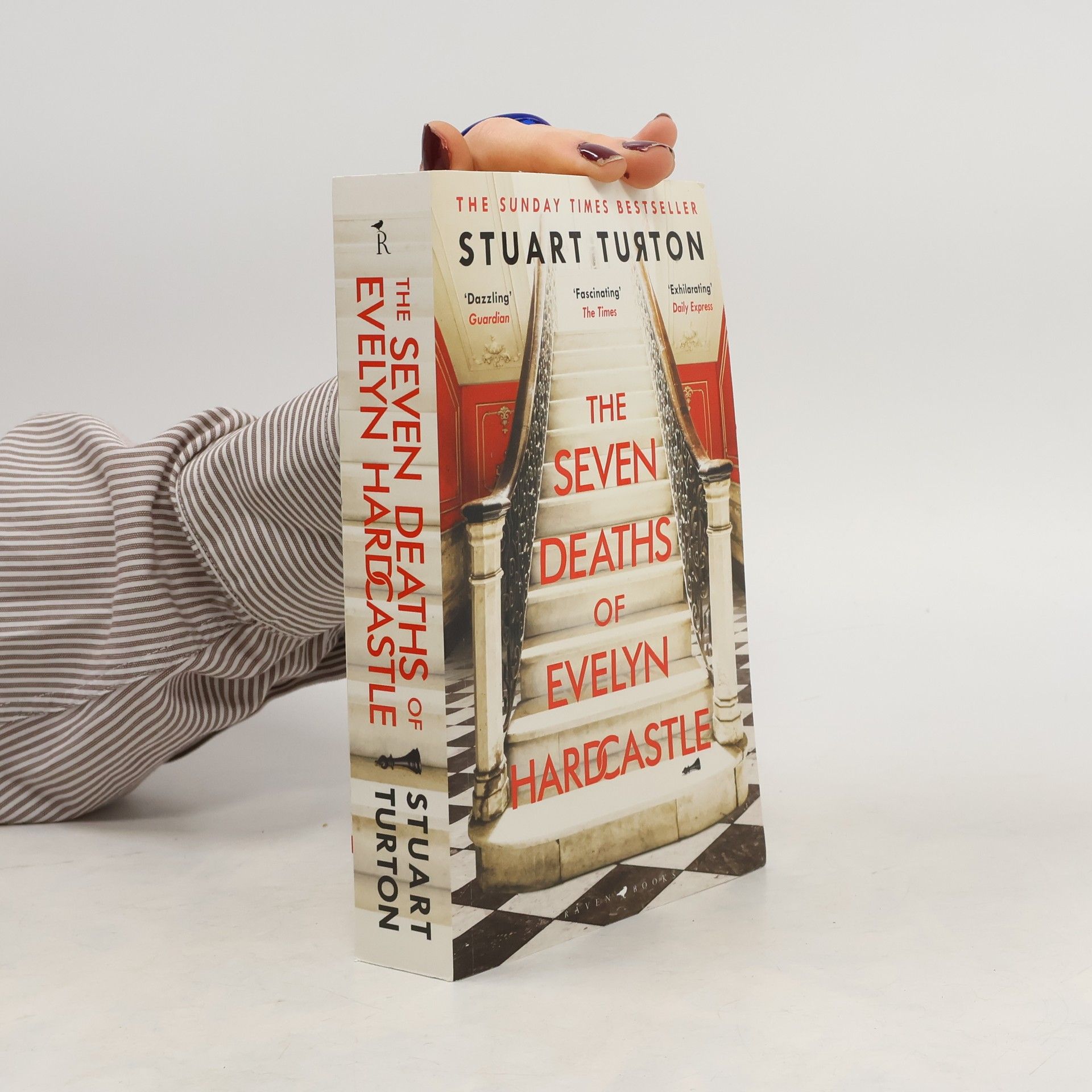 The seven deaths of Evelyn Hardcastle