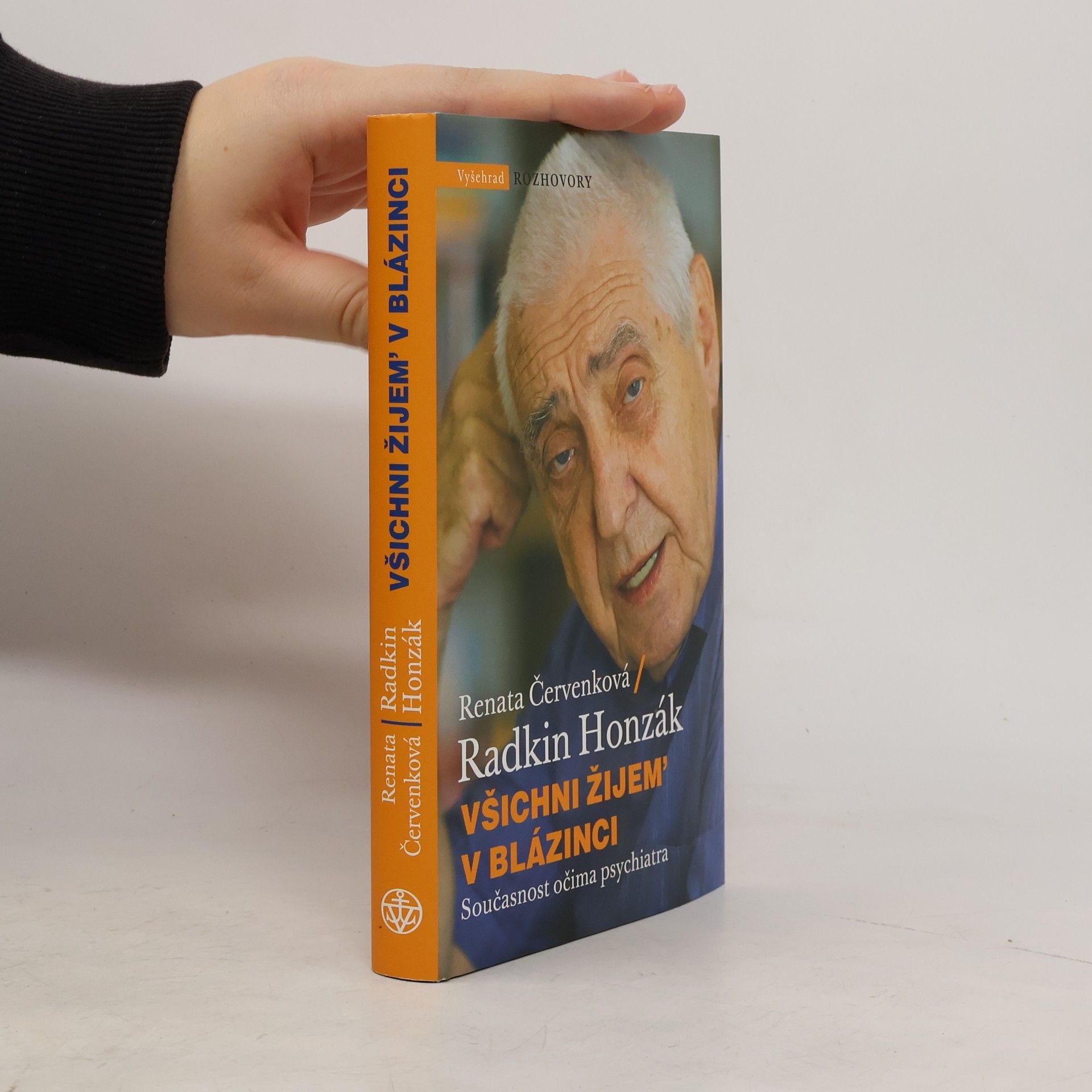 Všichni žijem' v blázinci