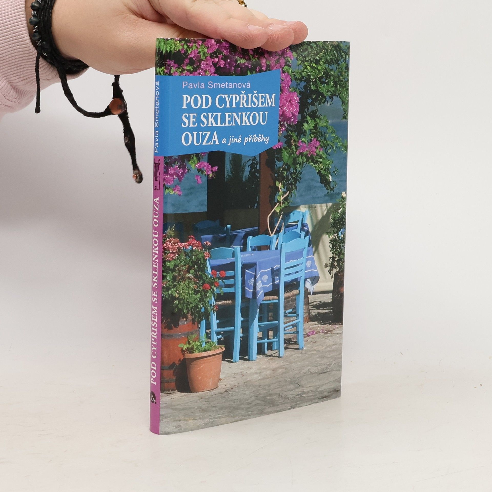 Pod cypřišem se sklenkou ouza a jiné příběhy