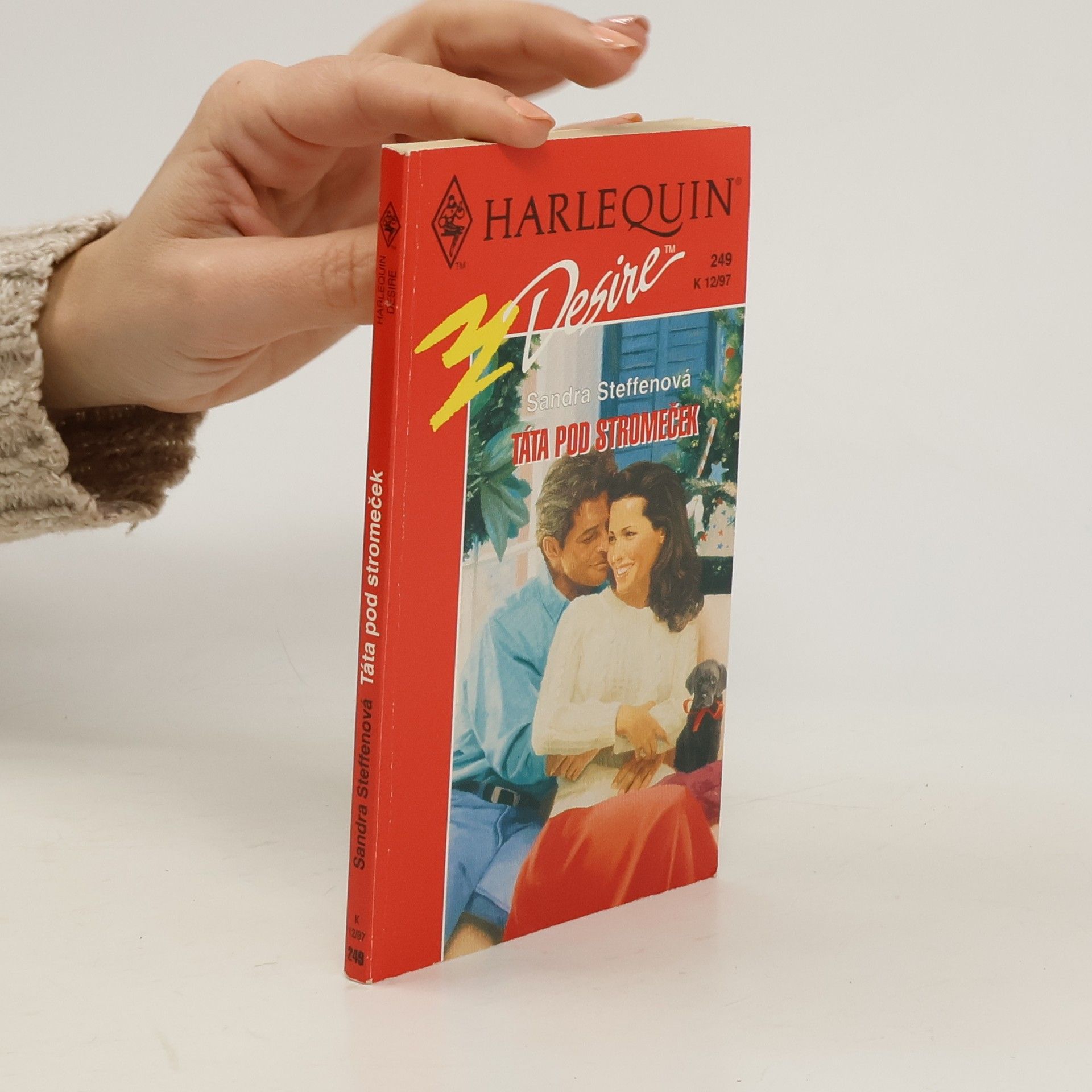 Táta pod stromeček