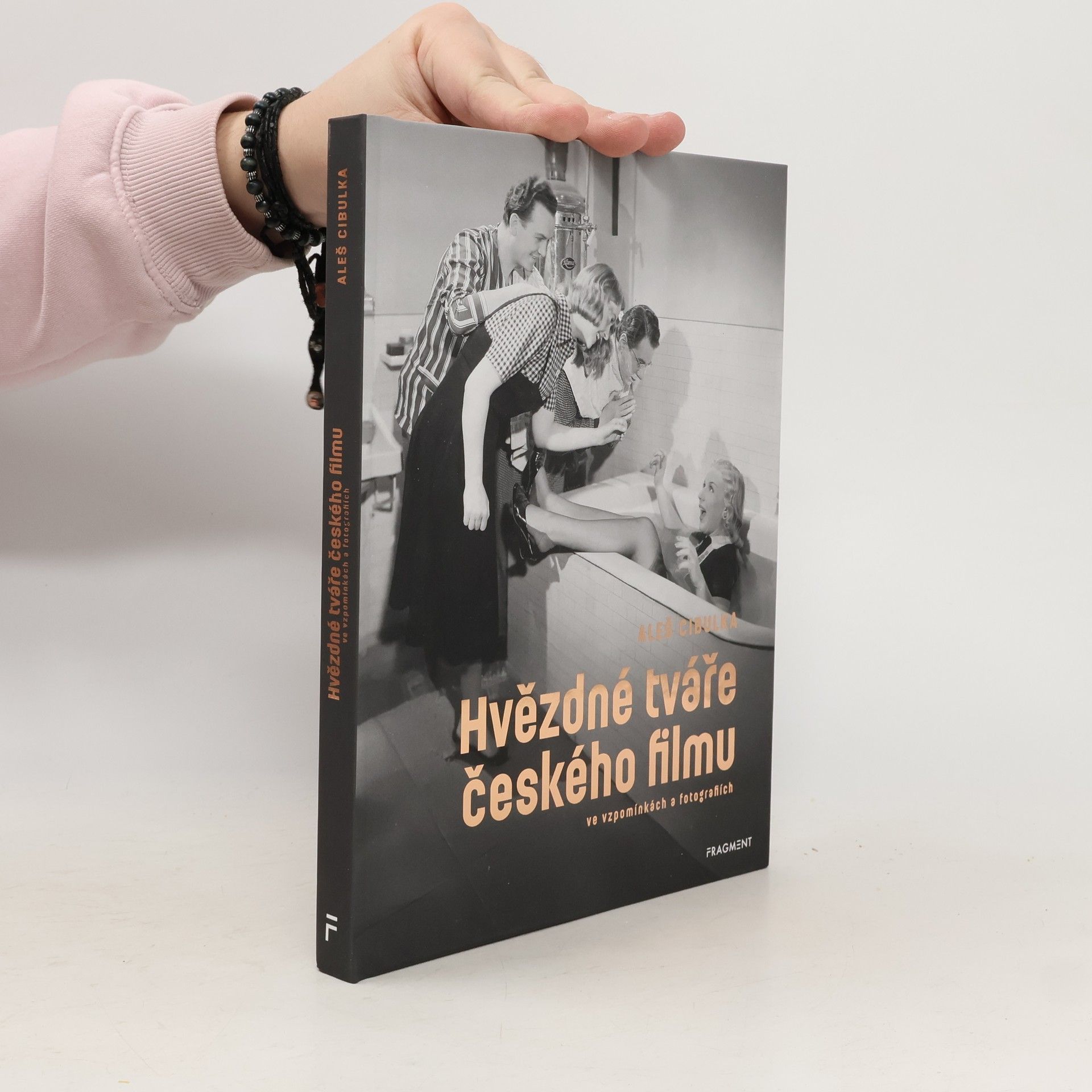 Hvězdné tváře českého filmu ve vzpomínkách a fotografiích