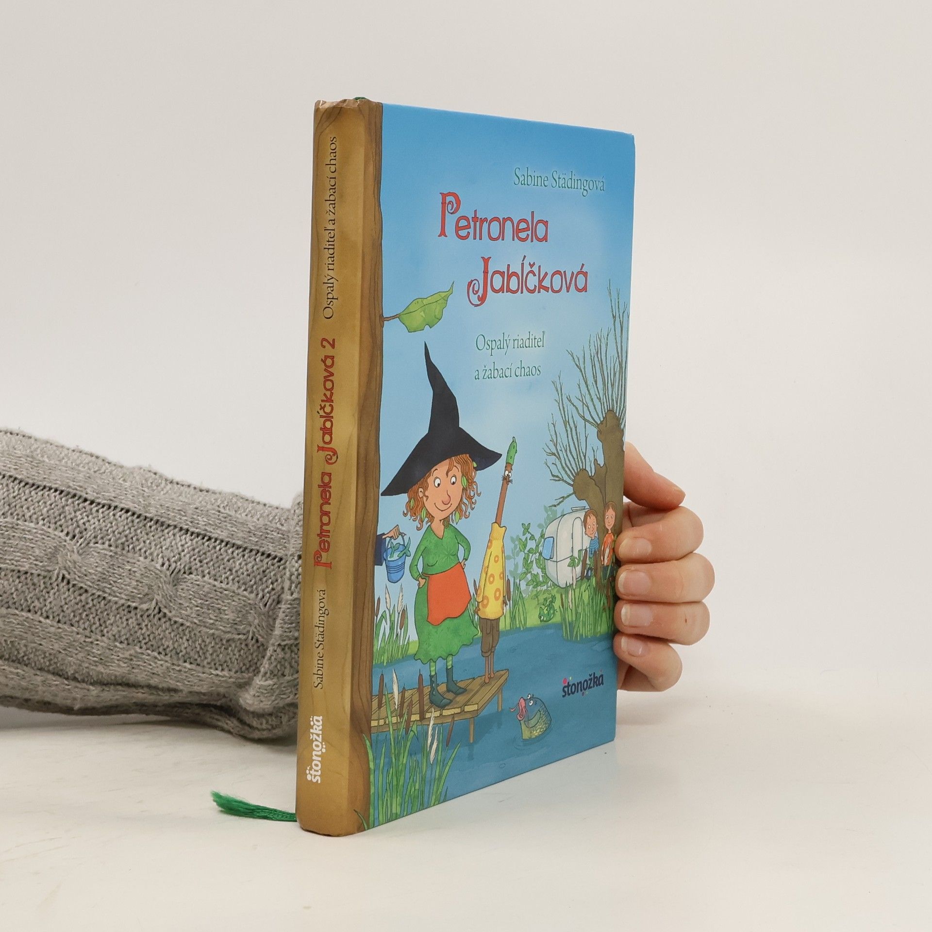 Sabine Ständig Ospalý riaditeľ a žabací chaos